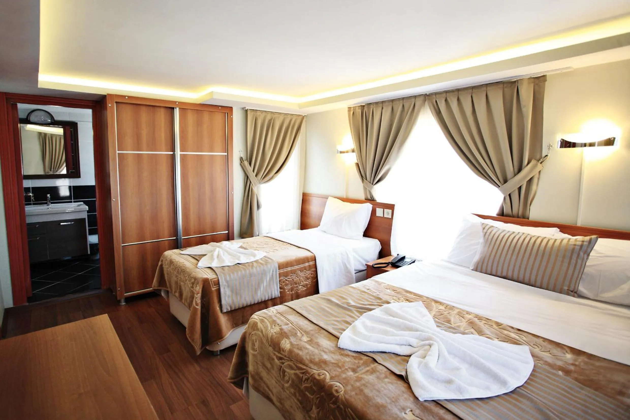 Day, Bed in Taksim Palace Hotel
