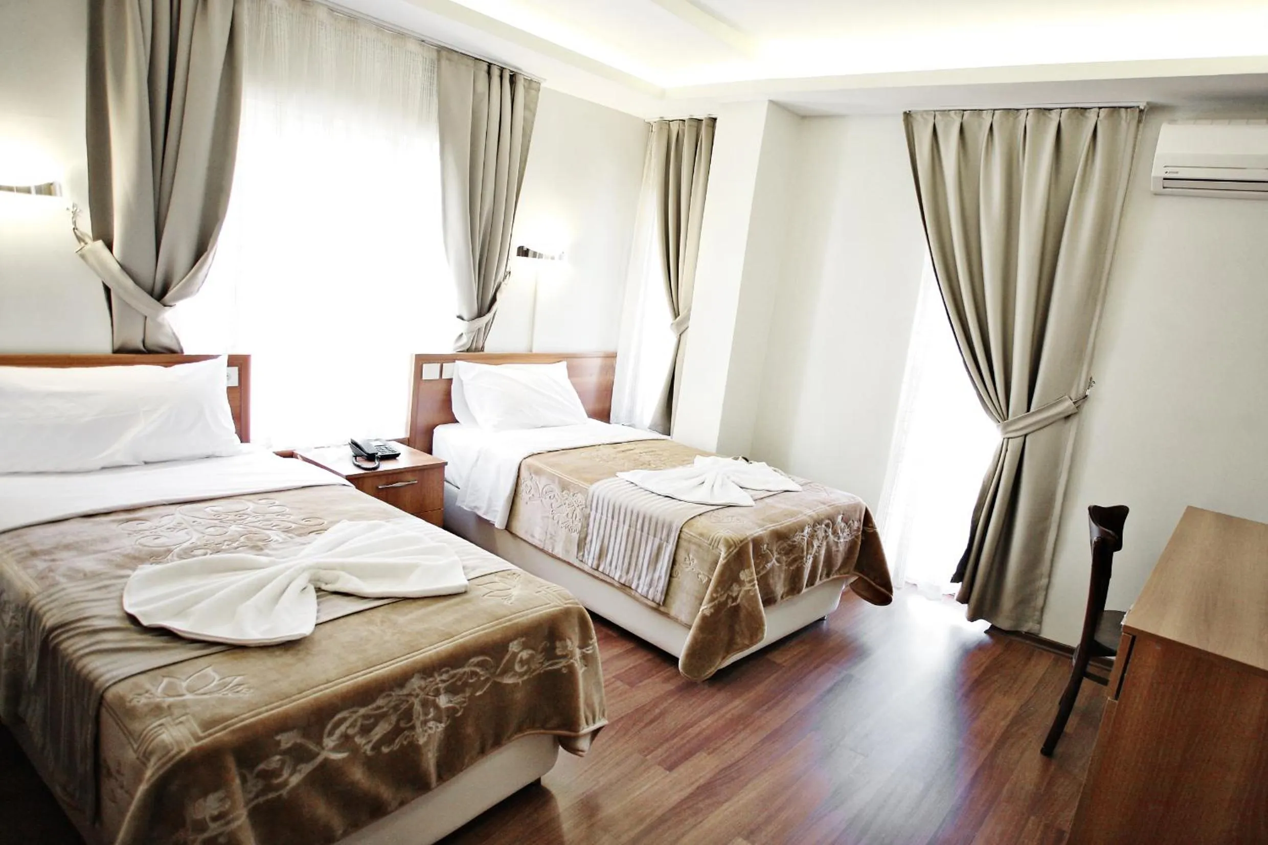 Bed in Taksim Palace Hotel