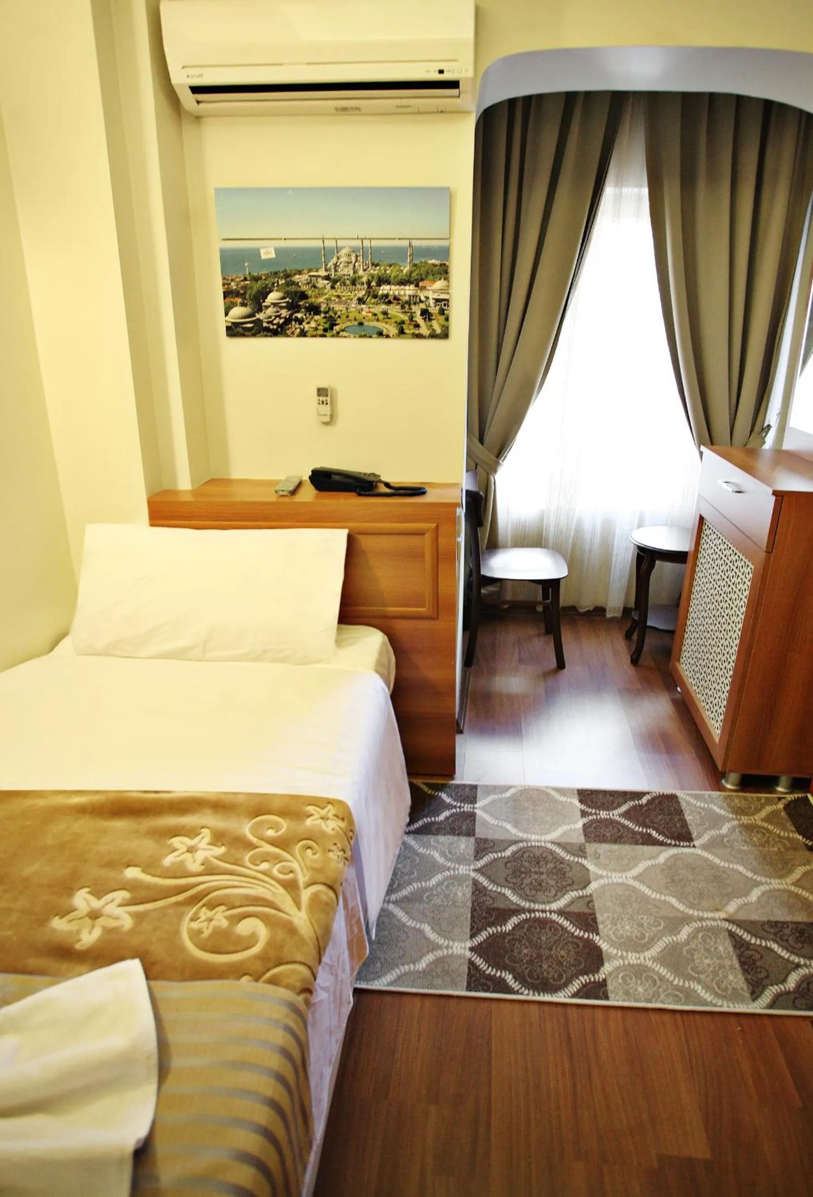Bed in Taksim Palace Hotel