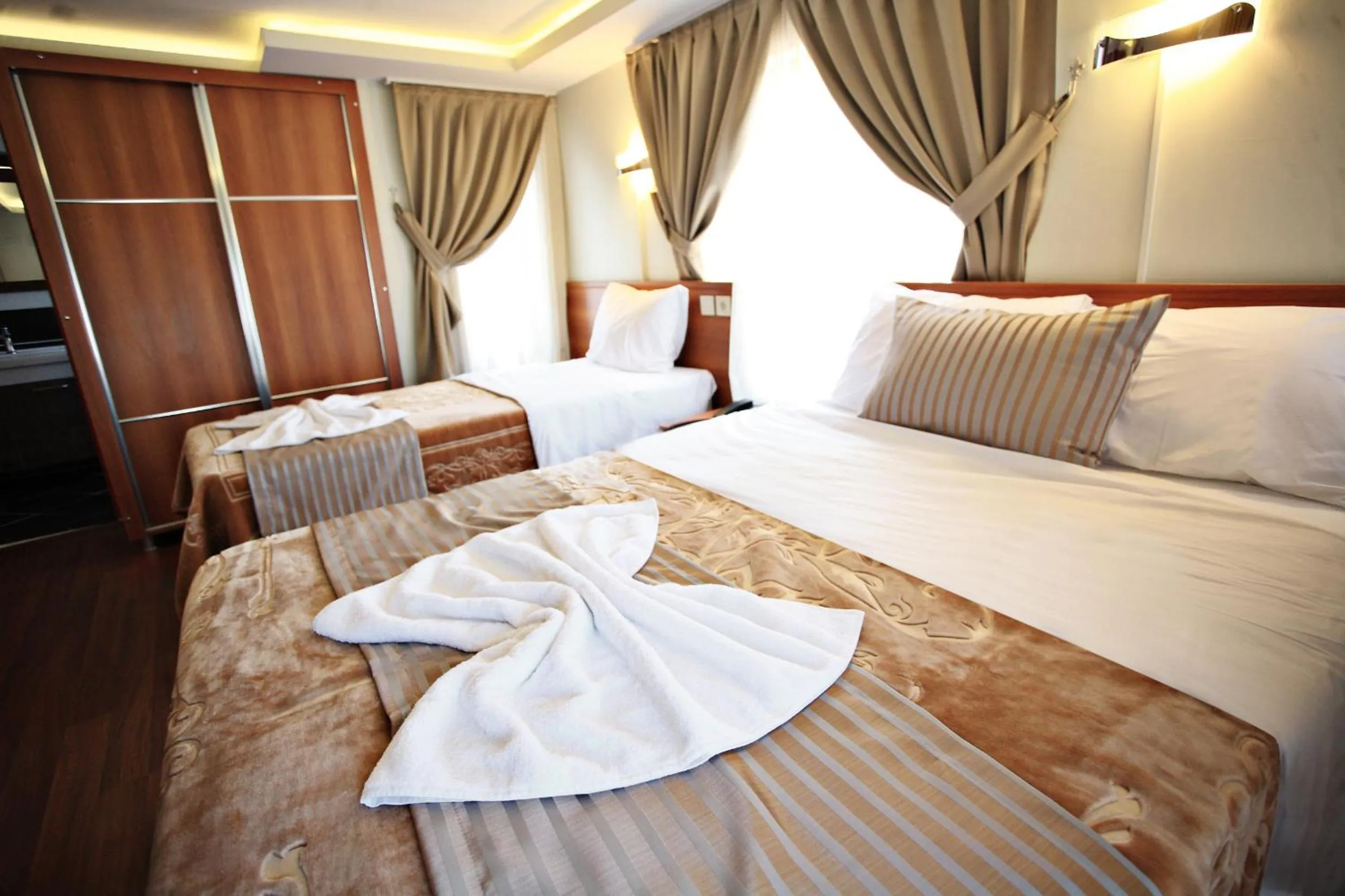 Bed in Taksim Palace Hotel