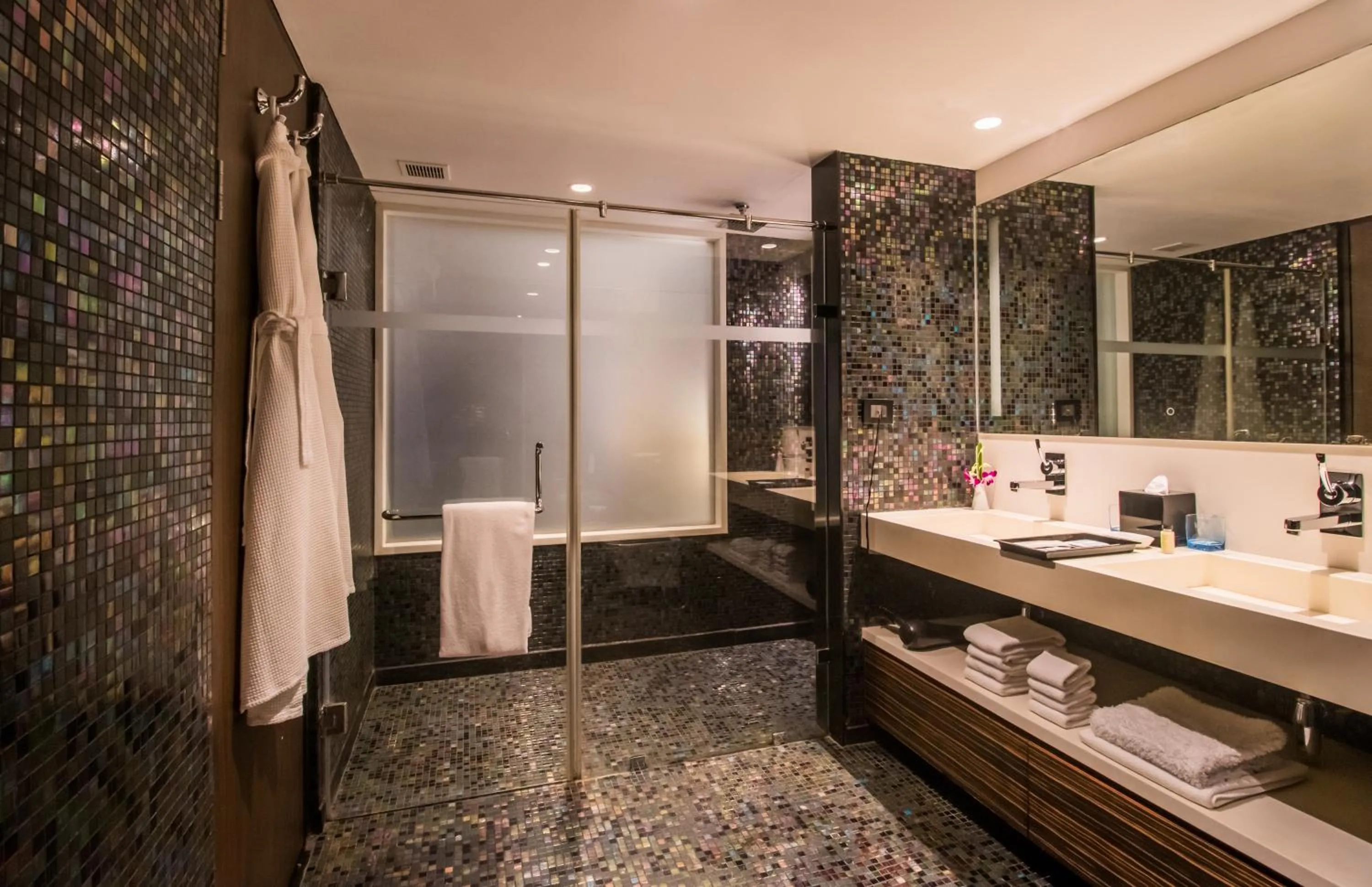 Bathroom in Planet Hollywood Beach Resort Goa