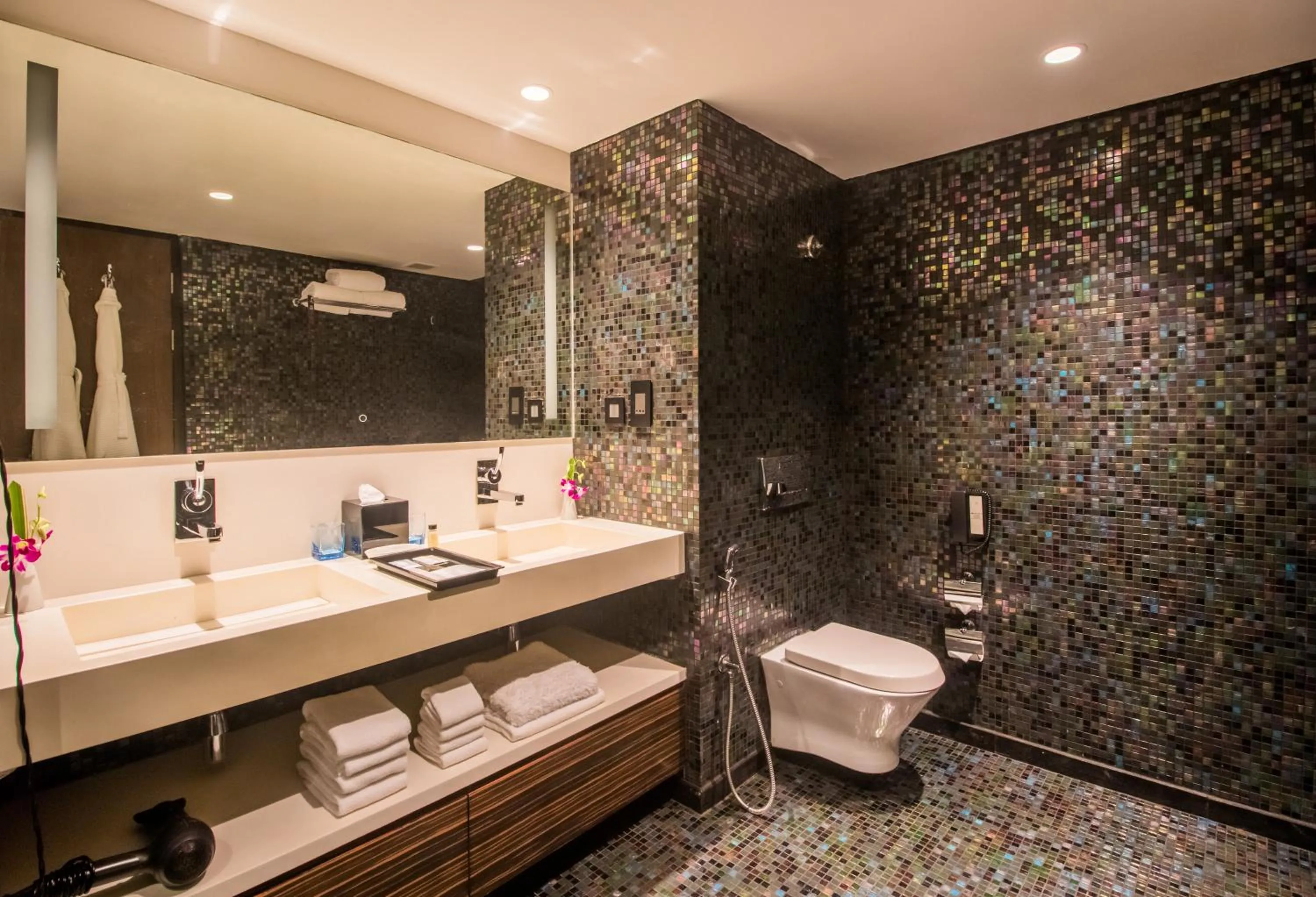Bathroom in Planet Hollywood Beach Resort Goa