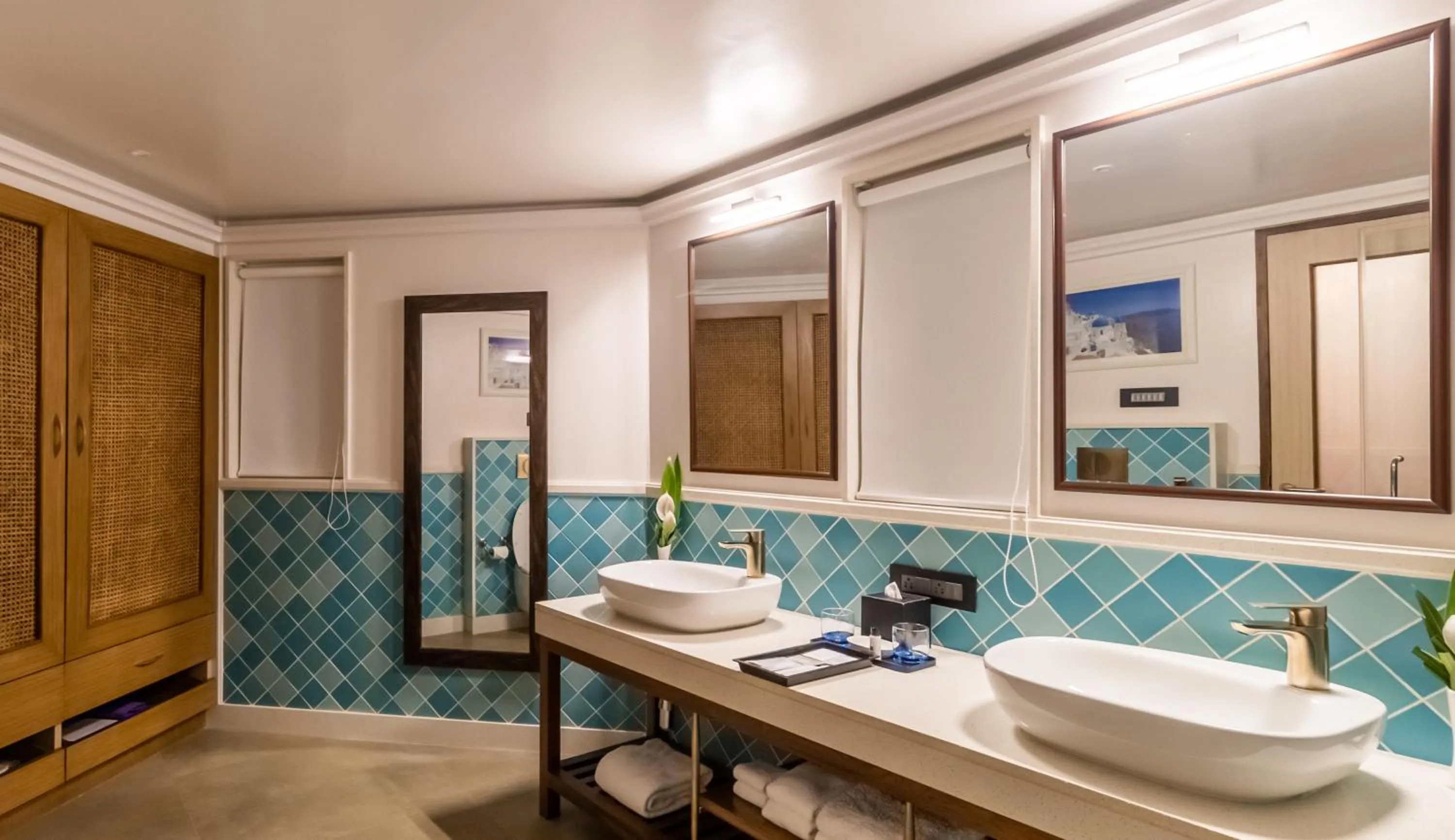 Bathroom in Planet Hollywood Beach Resort Goa