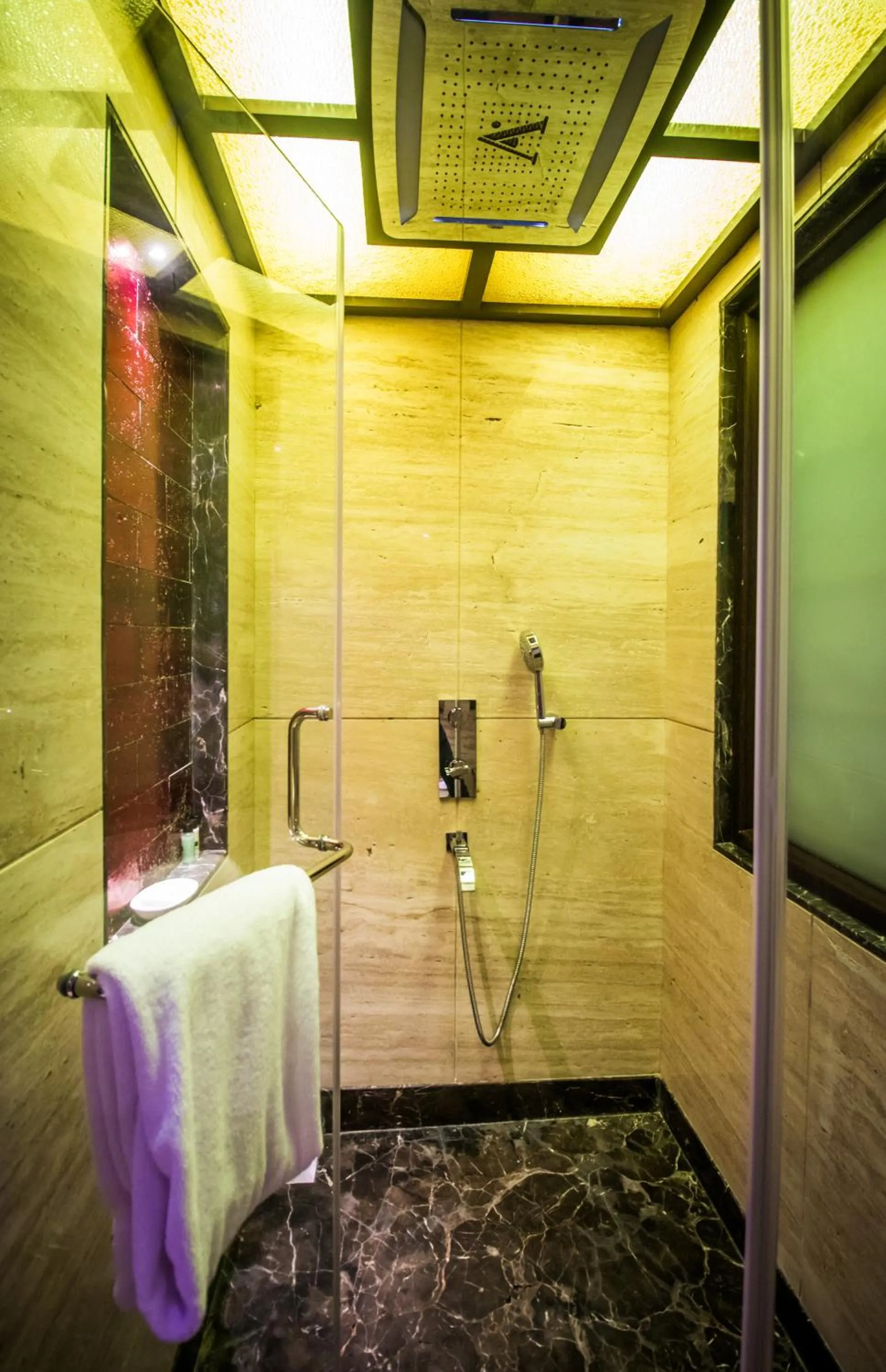 Bathroom in Planet Hollywood Beach Resort Goa