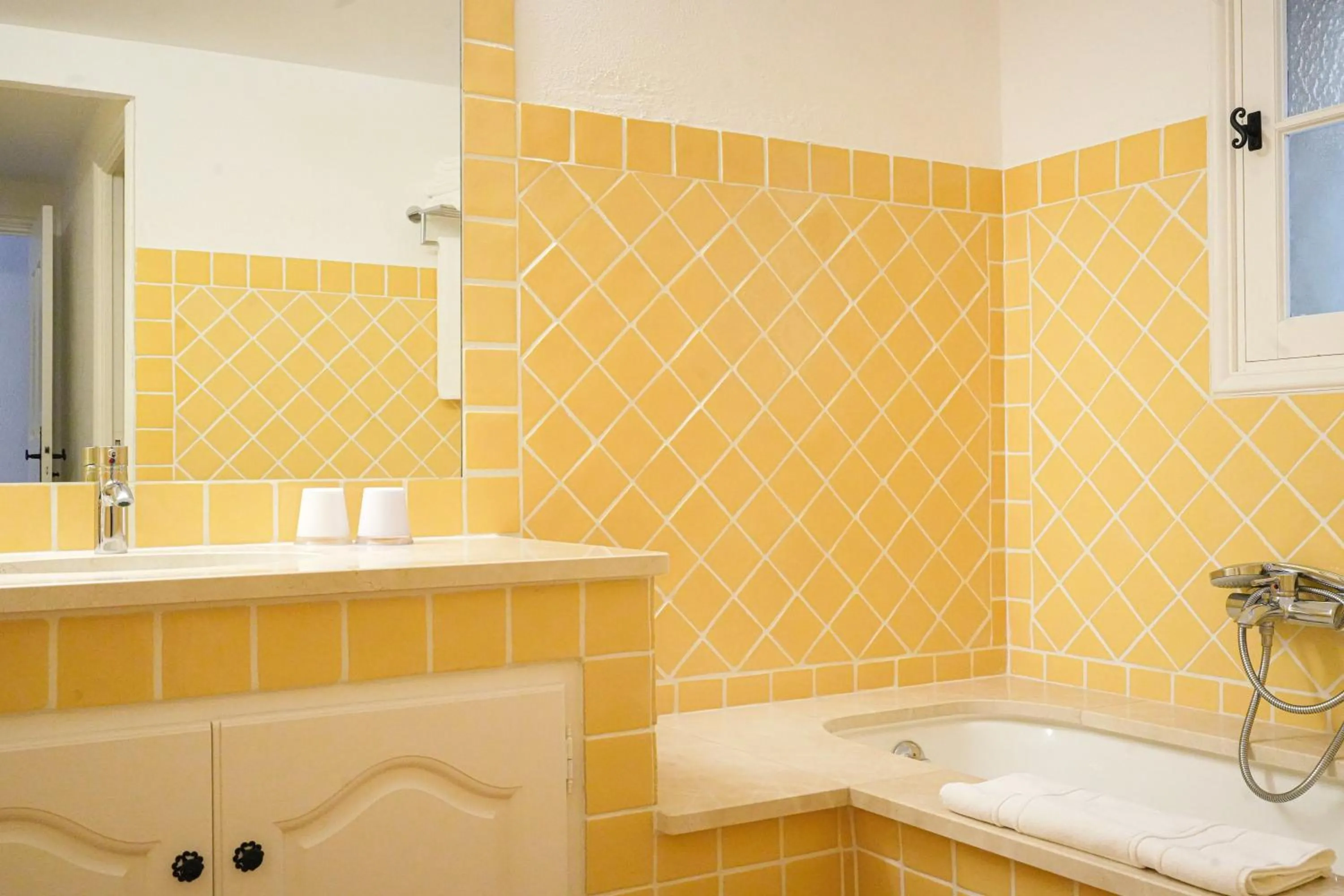 Bathroom in Hôtel La Figuière