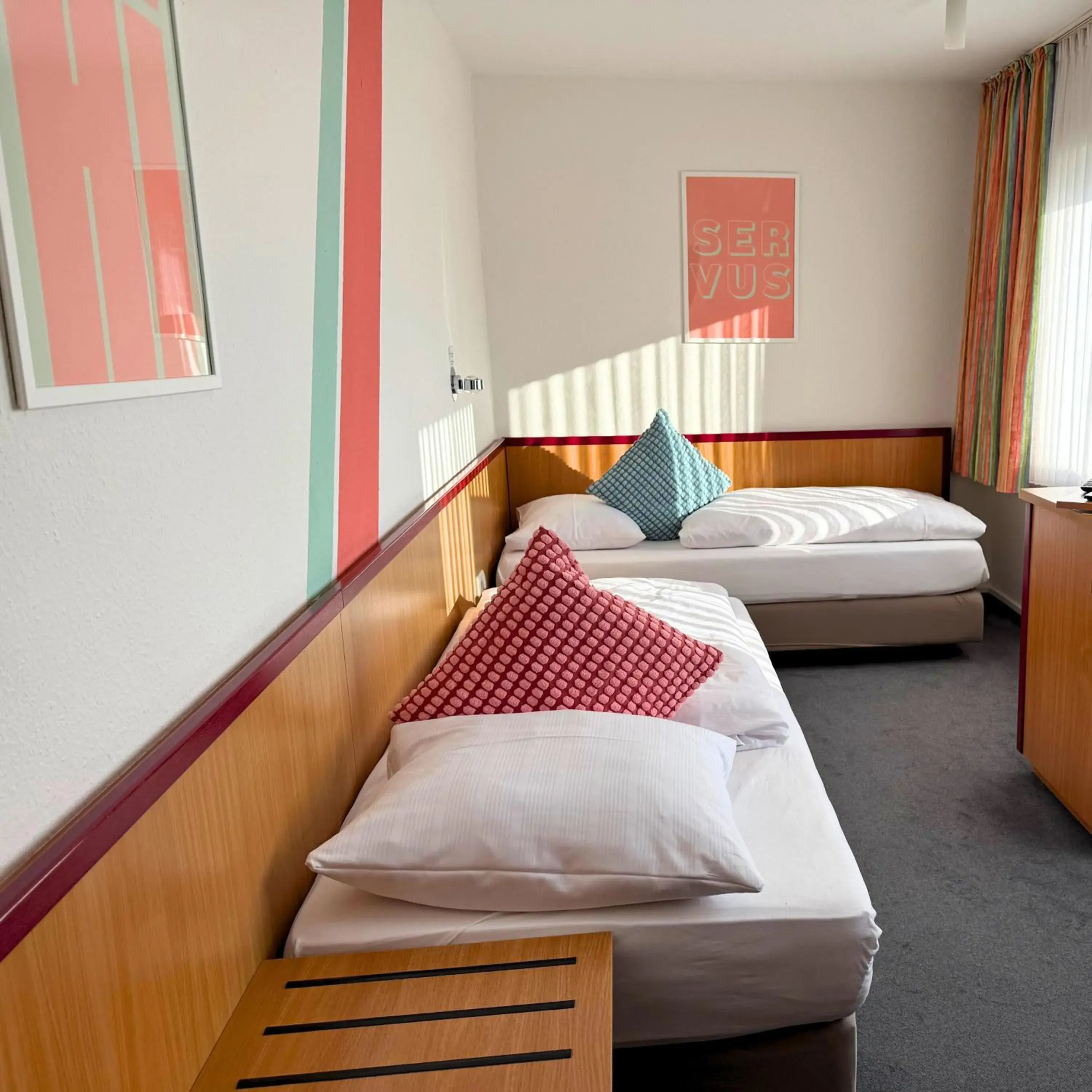 Standard Twin Room in Colourful Hotel Standard Twin Room in Colourful Hotel
