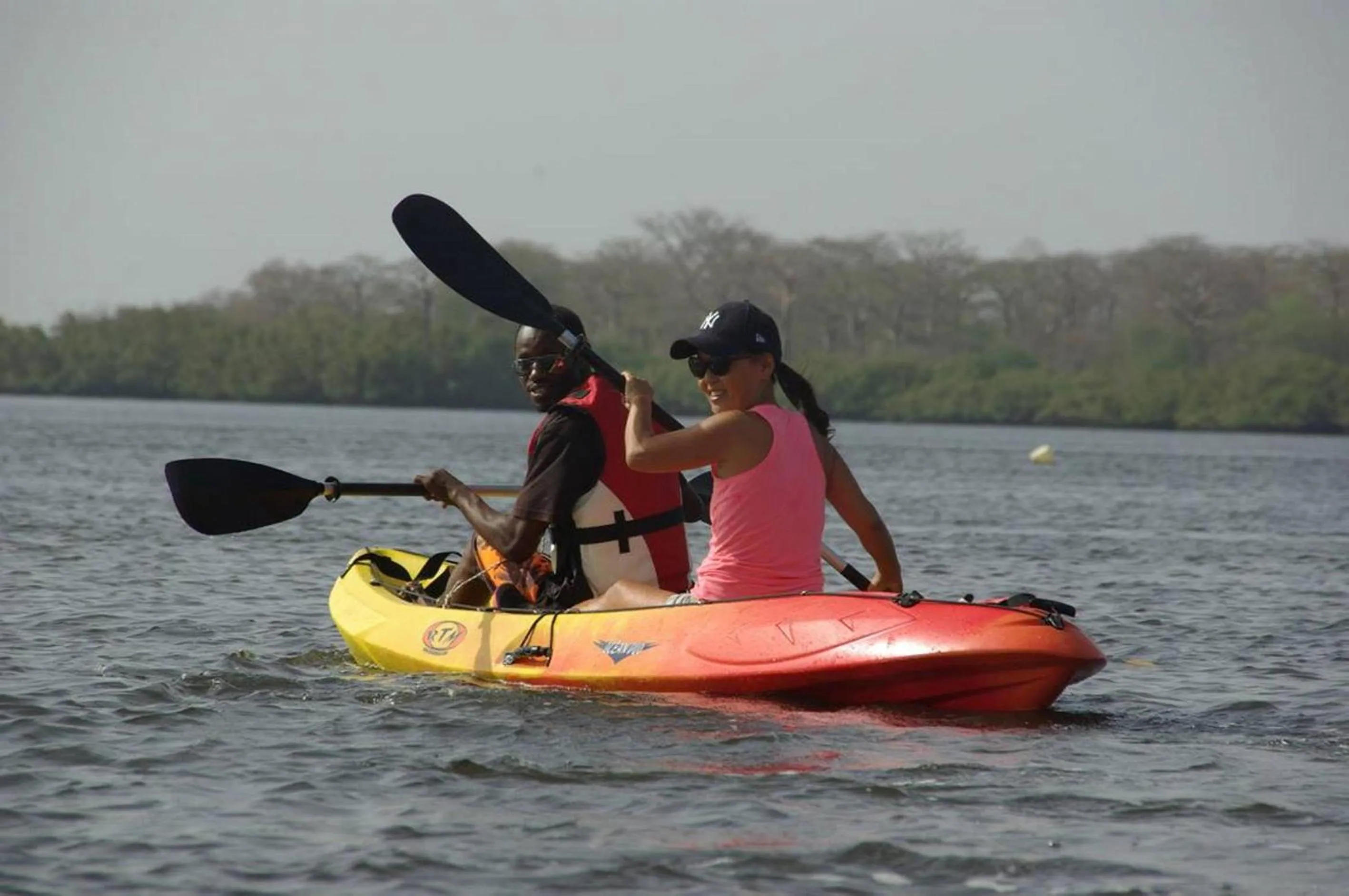 Canoeing in Bed and breakfast Keur Niaye
