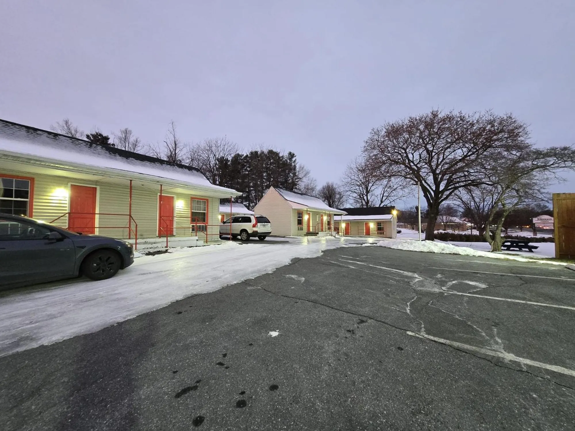 Parking in Skyline Motel by Belvilla Waynesboro US 250