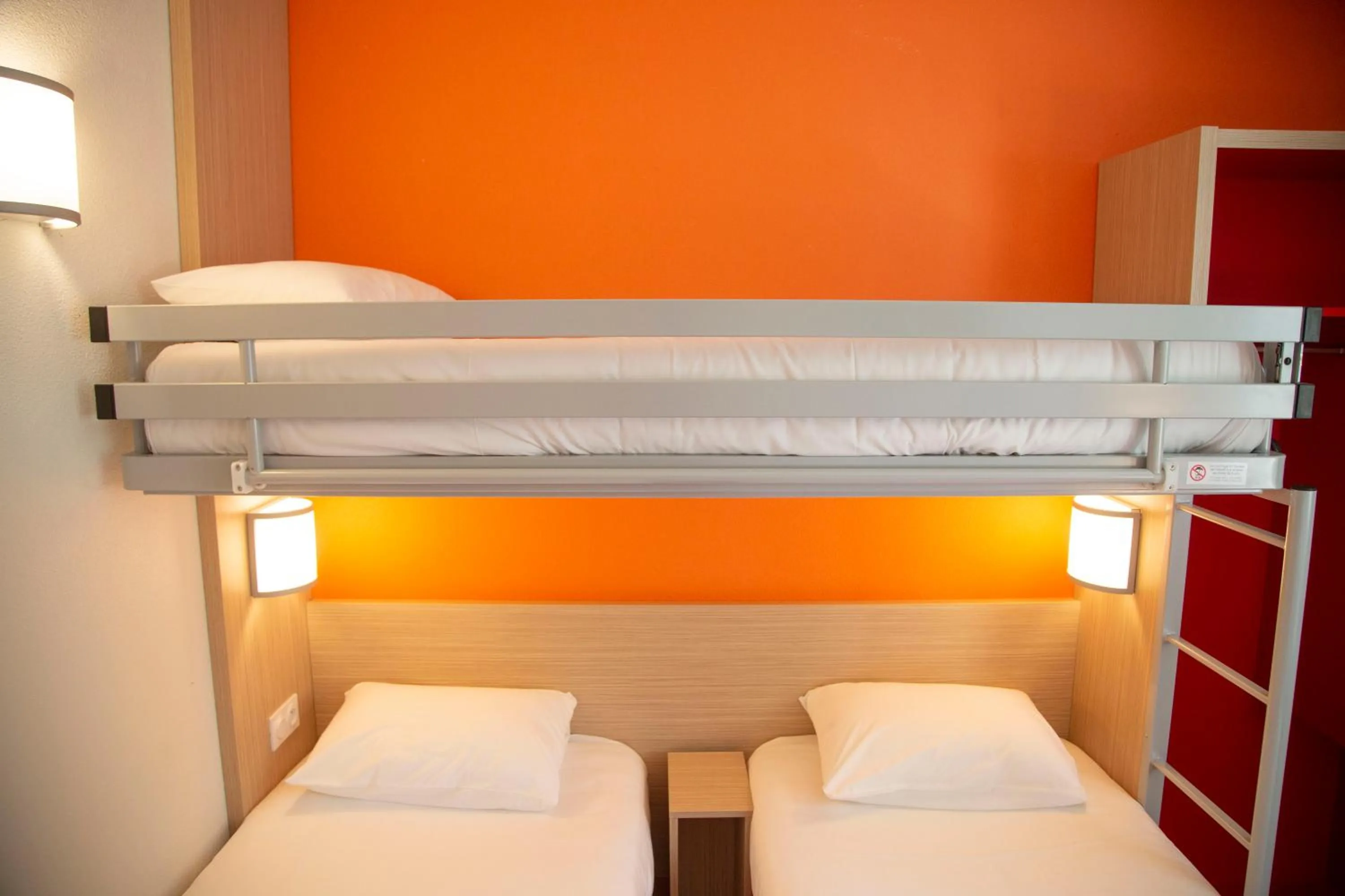 Bedroom, Bed in Kyriad Direct Arras - Saint-Laurent-Blangy - Parc Expo