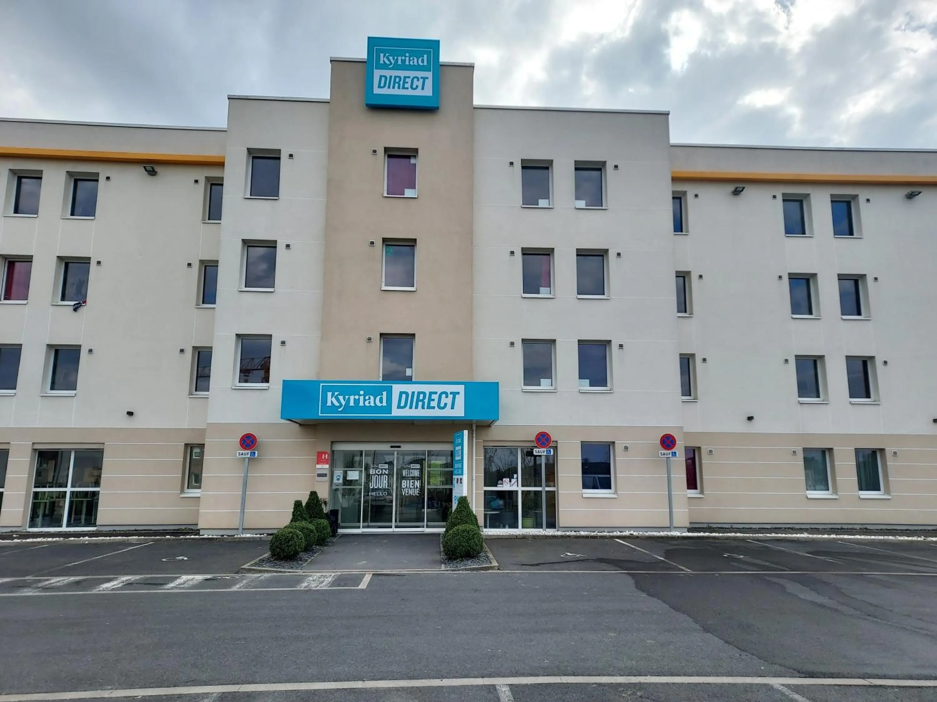 Facade/entrance in Kyriad Direct Arras - Saint-Laurent-Blangy - Parc Expo