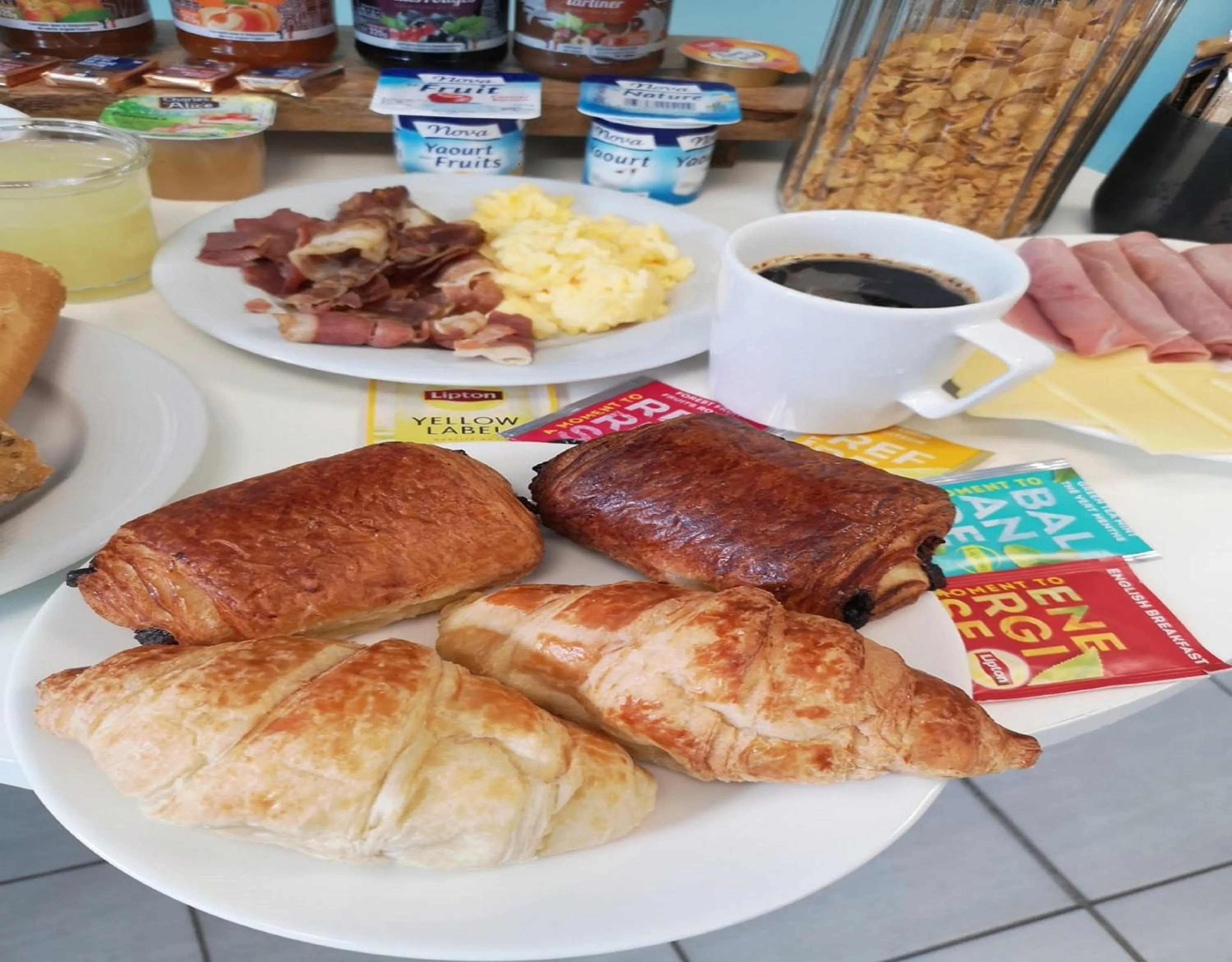 Breakfast in Kyriad Direct Arras - Saint-Laurent-Blangy - Parc Expo