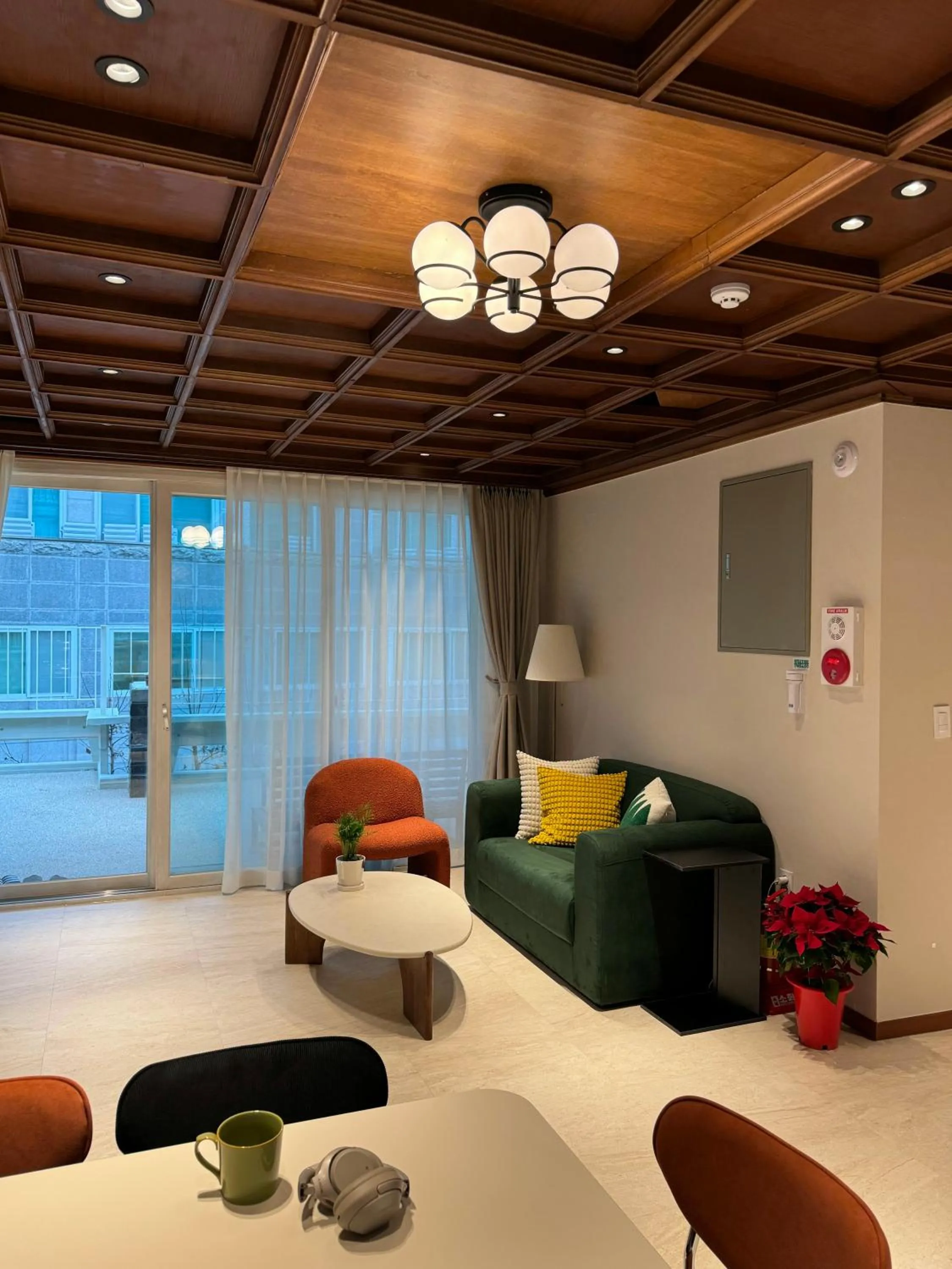 Communal lounge/ TV room in DADU House