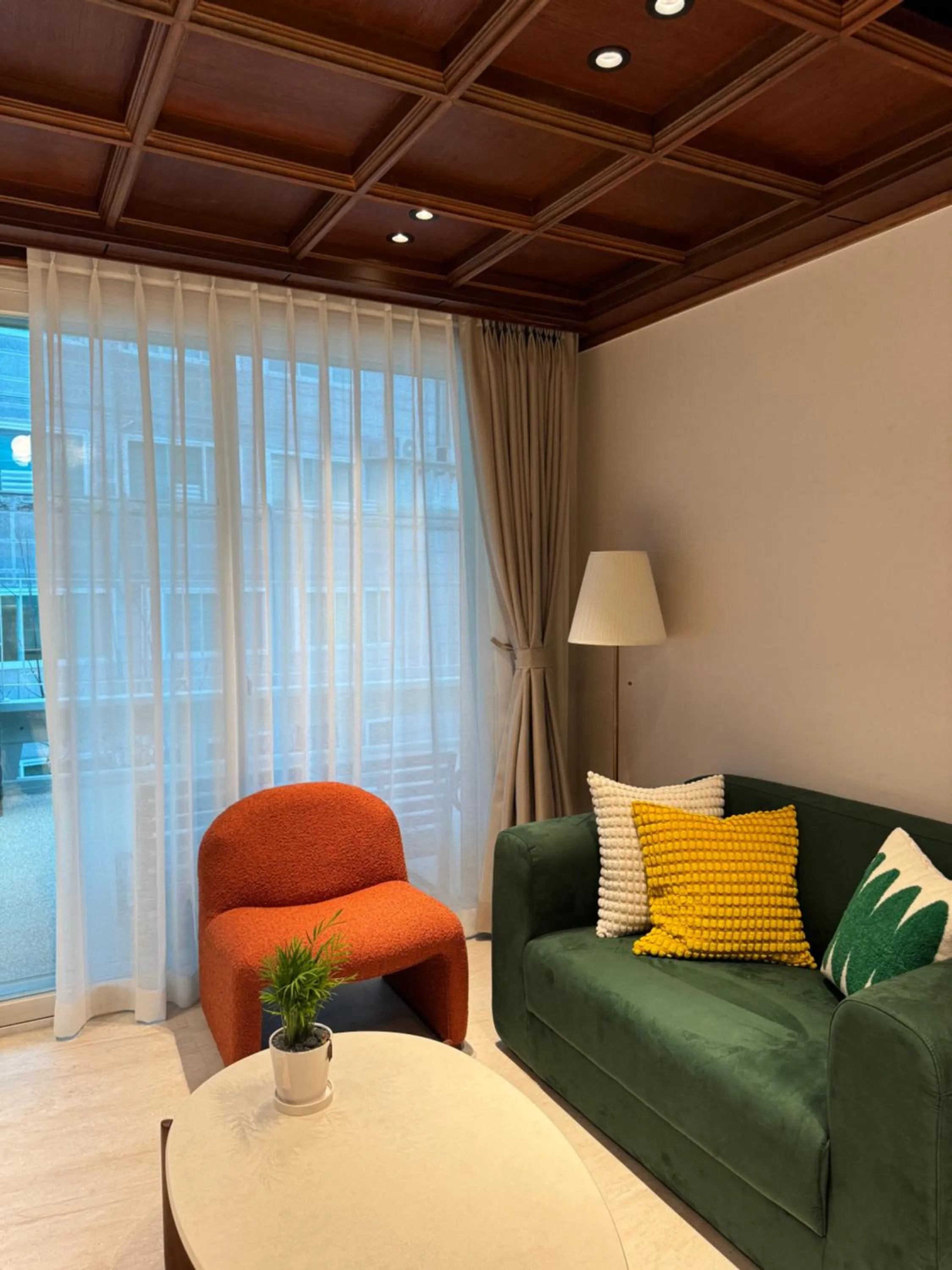 Communal lounge/ TV room in DADU House