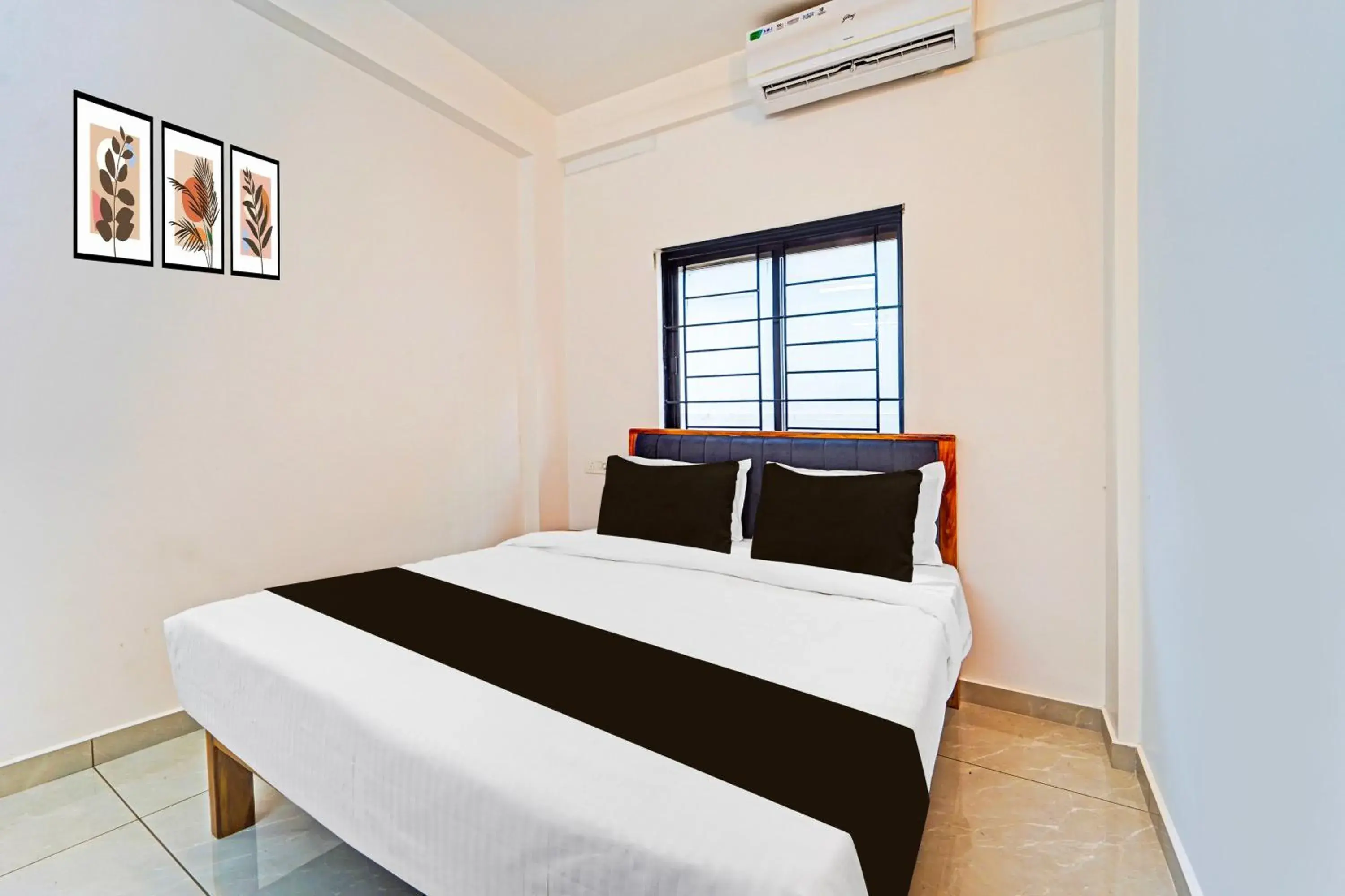 Standard Double Room - single occupancy in Super Hotel O Kalamassery Near Medical College Standard Double Room - single occupancy in Super Hotel O Kalamassery Near Medical College