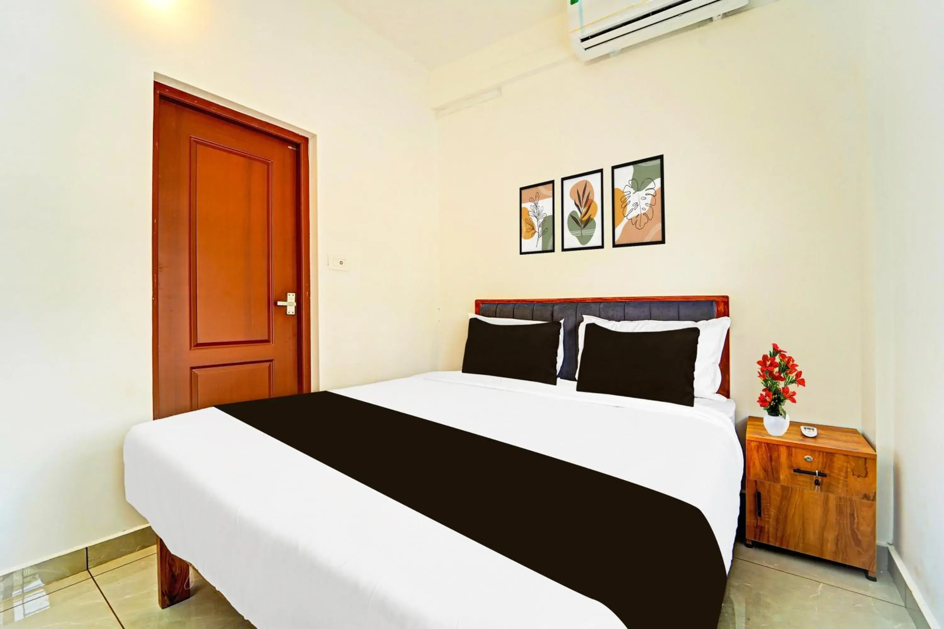 Standard Double Room - single occupancy in Super Hotel O Kalamassery Near Medical College Standard Double Room - single occupancy in Super Hotel O Kalamassery Near Medical College