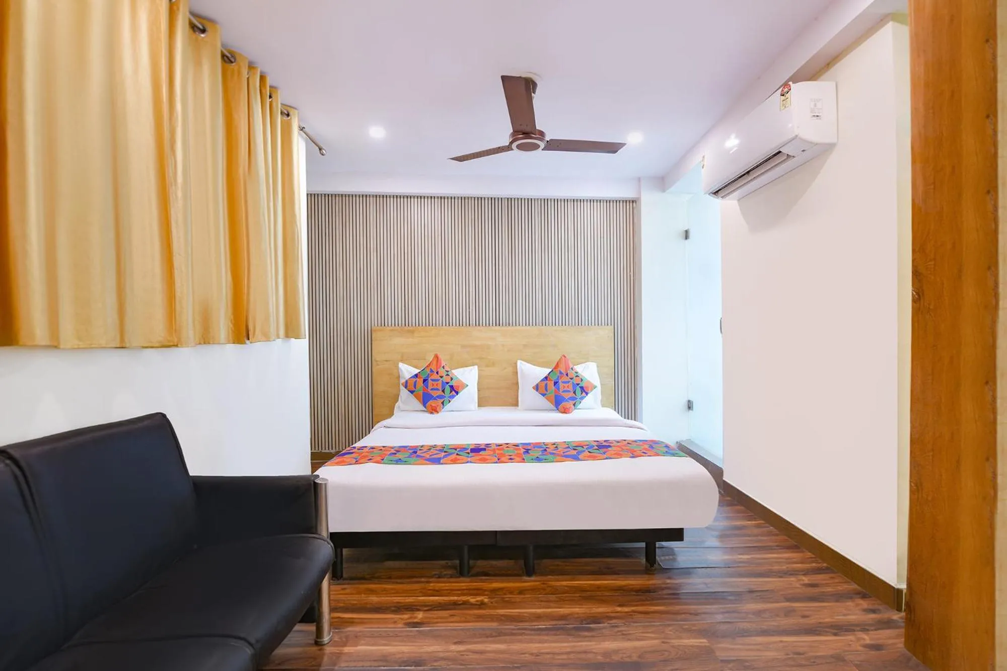 Via Hari Nagar Ashram