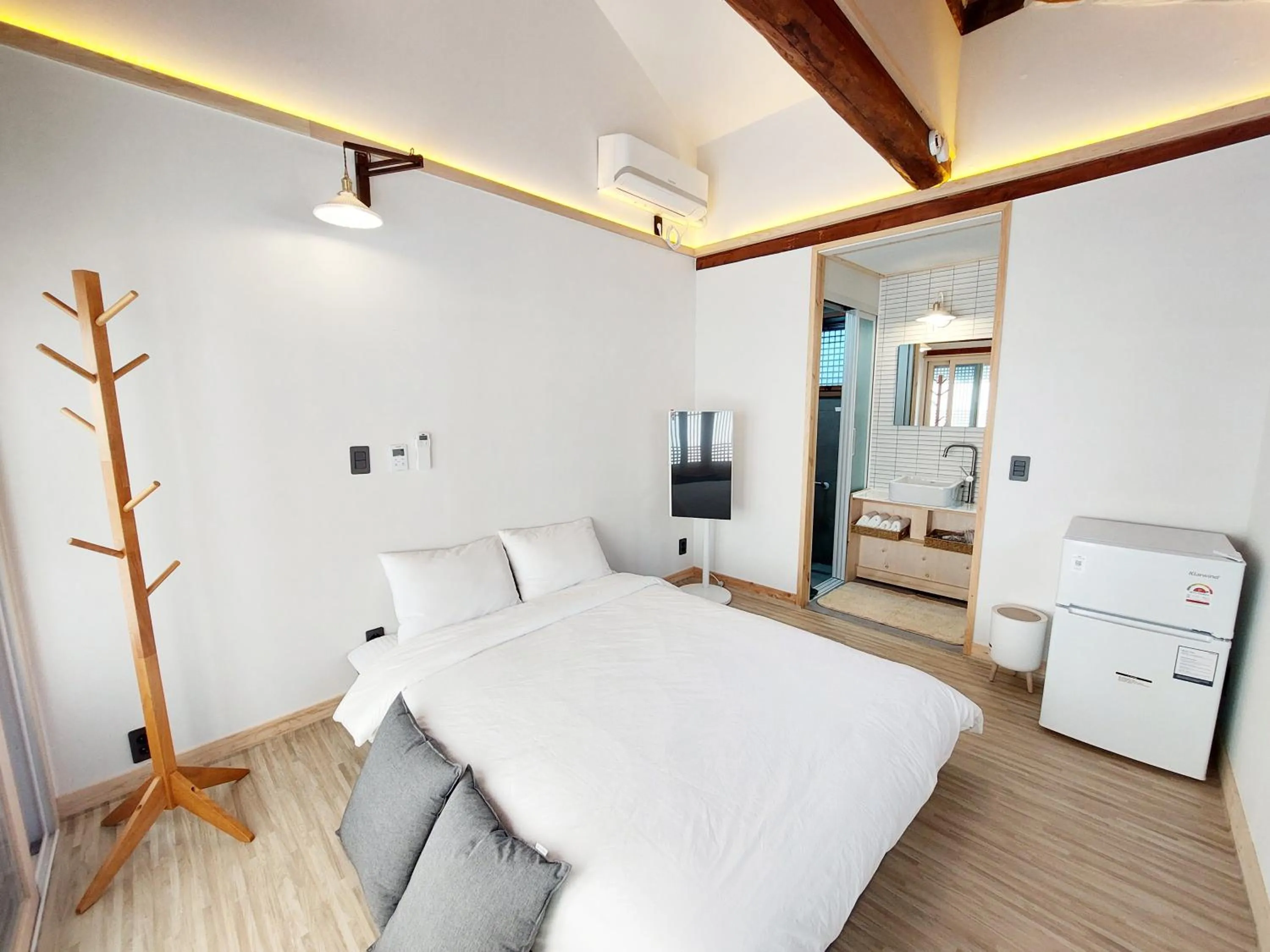 Double Room with Private Bathroom - single occupancy in Hanokstay mokhwa