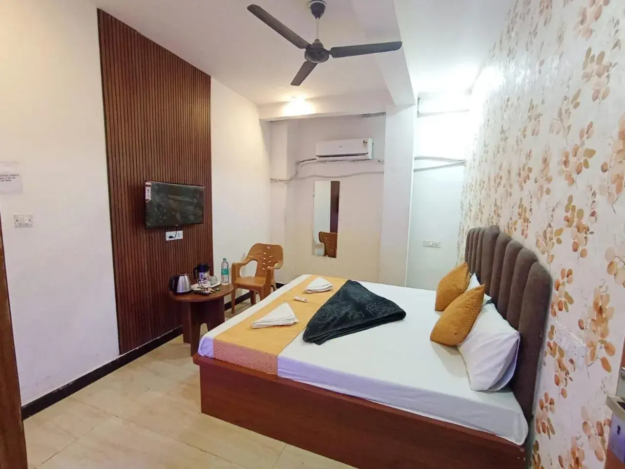 Bed in Hotel Shree Govind Palace Bed in Hotel Shree Govind Palace