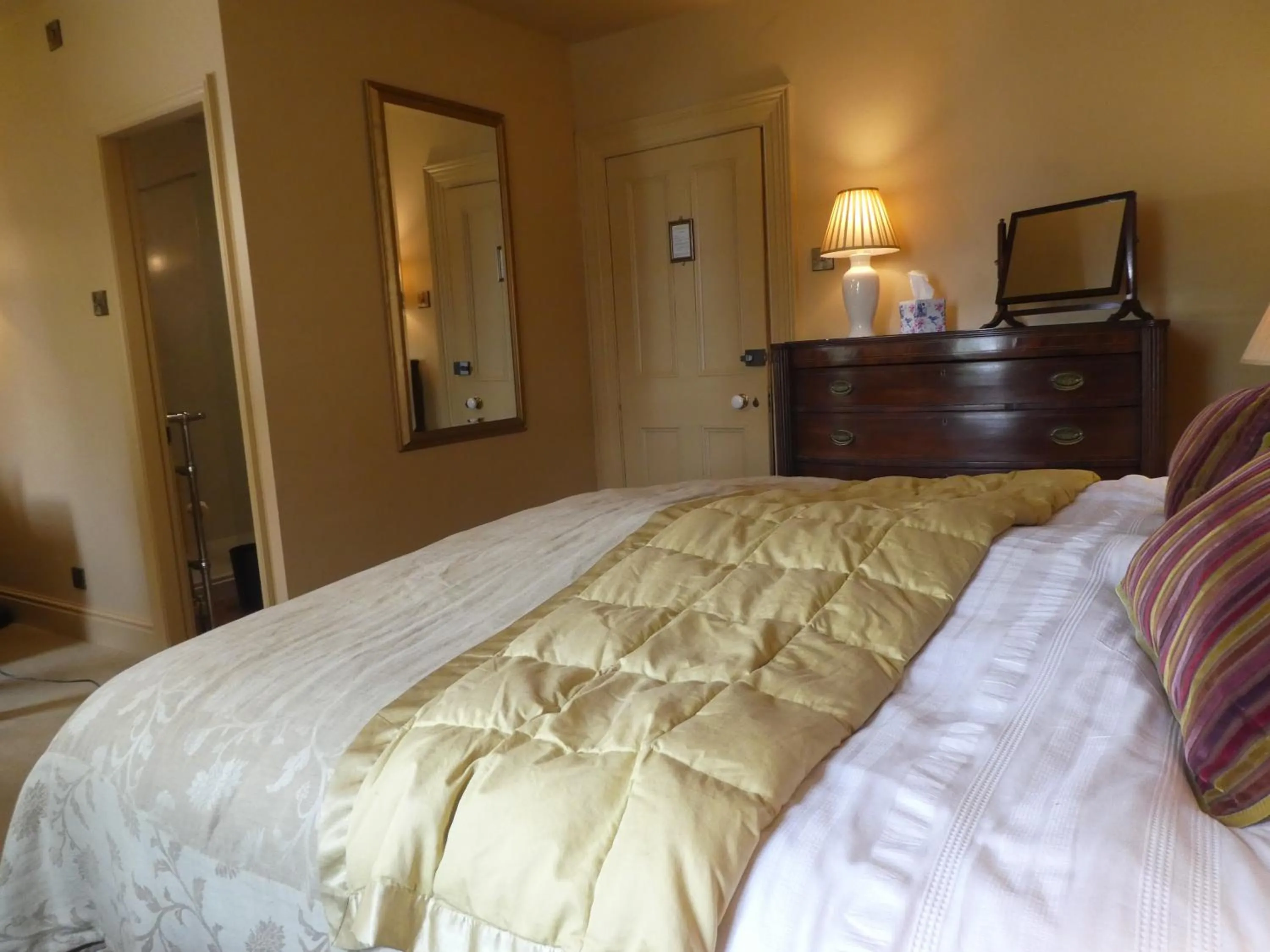 Bedroom, Bed in The Cornmill