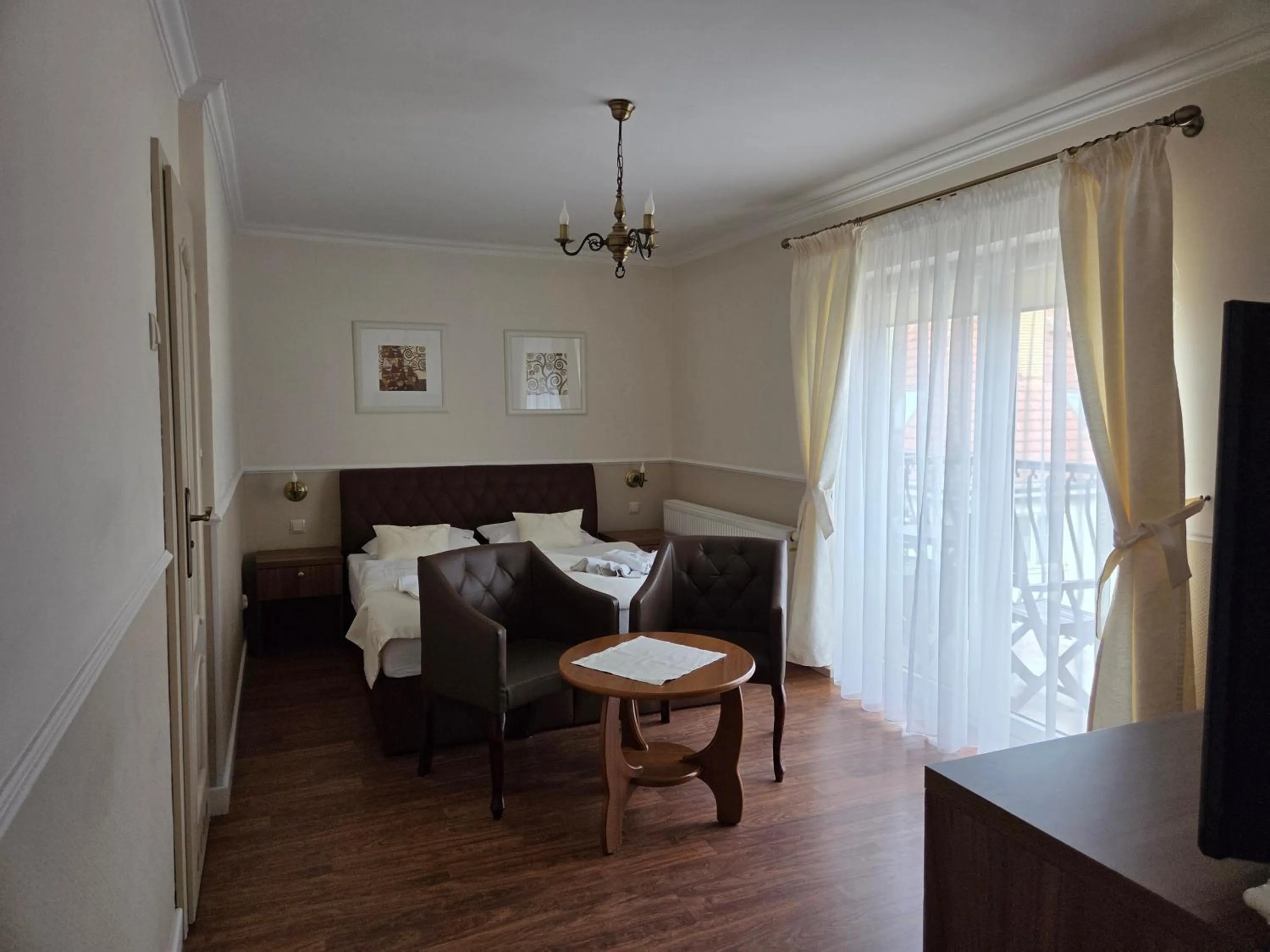 Photo of the whole room in Willa Atena