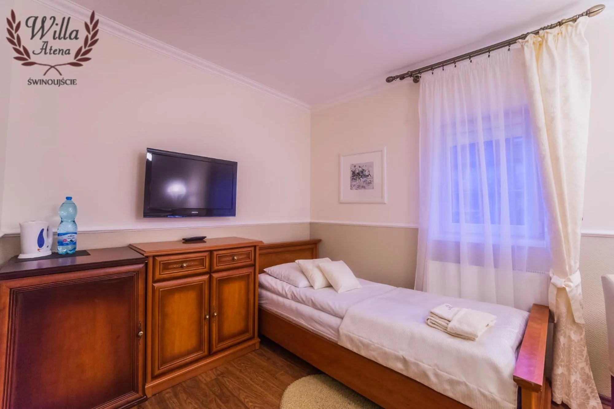 Photo of the whole room, Bed in Willa Atena