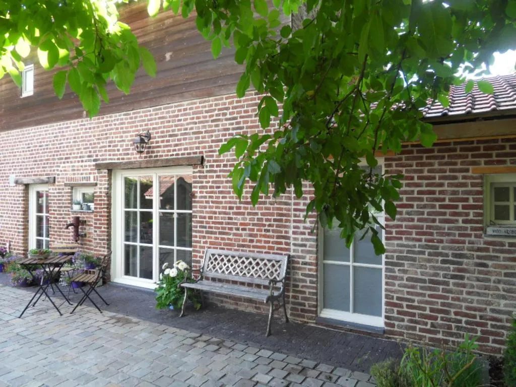 Patio in B&B 'Het Logiement