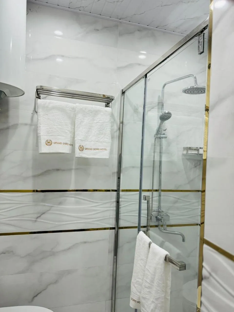 Shower in Soro Hotel