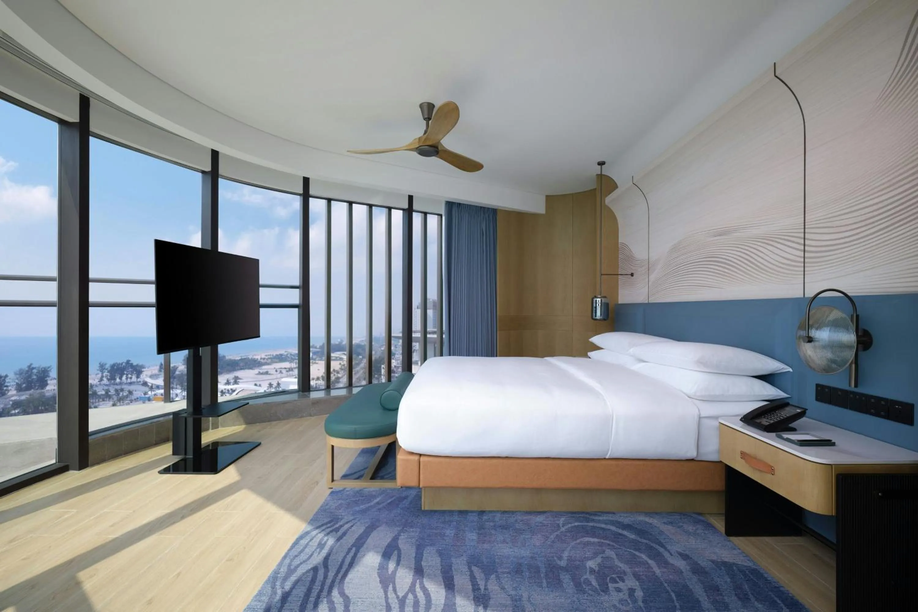 Bedroom, Bed in Beihai Marriott Resort