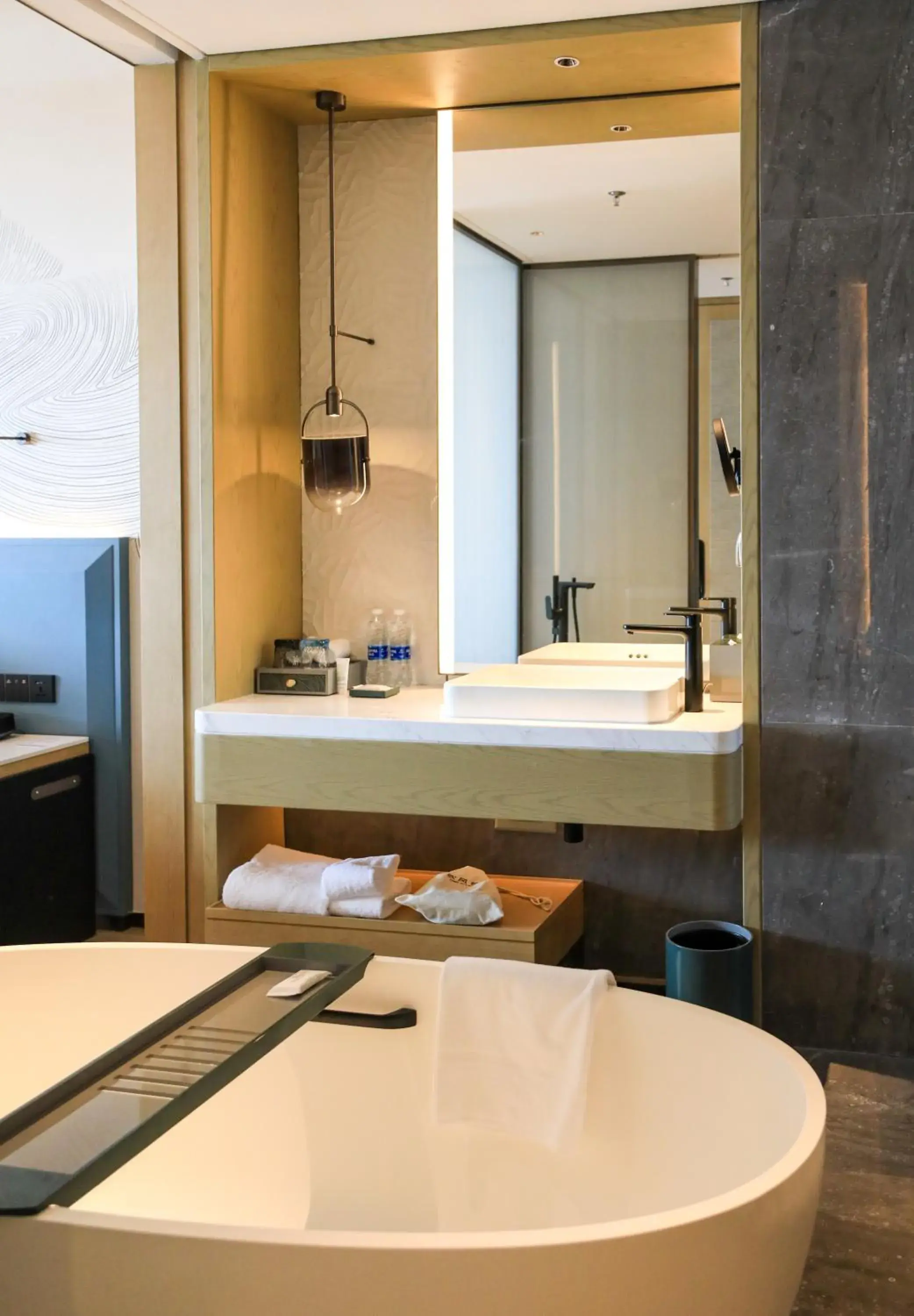 Premier Twin Room with Balcony and Ocean View in Beihai Marriott Resort Premier Twin Room with Balcony and Ocean View in Beihai Marriott Resort