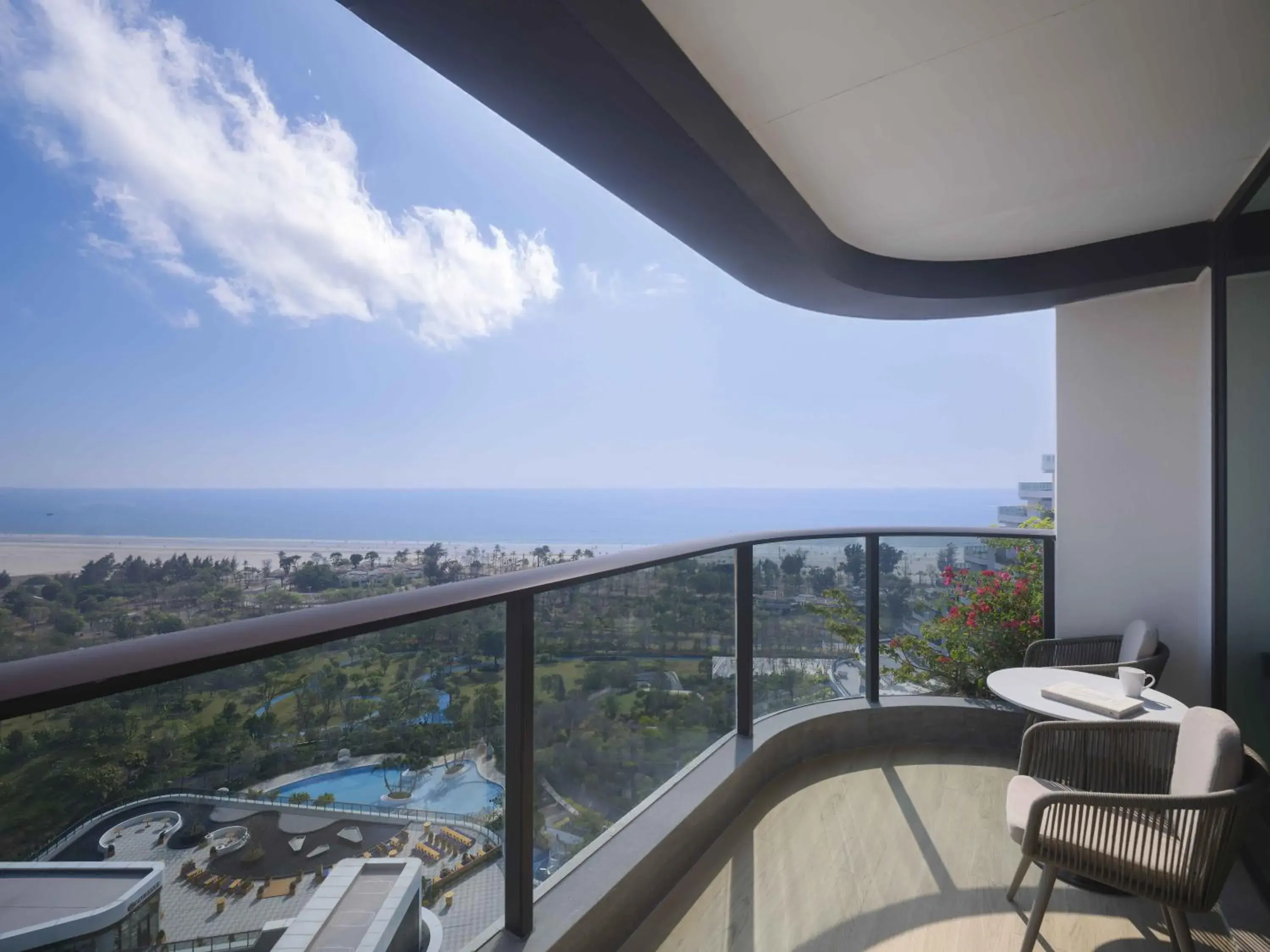 Premier Twin Room with Balcony and Ocean View in Beihai Marriott Resort Premier Twin Room with Balcony and Ocean View in Beihai Marriott Resort