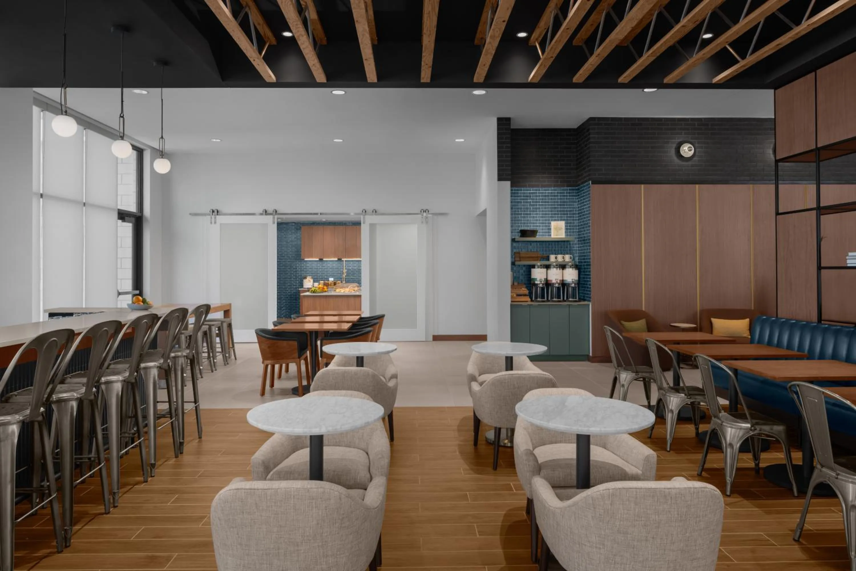 Lounge or bar in Residence Inn by Marriott Lincoln Downtown