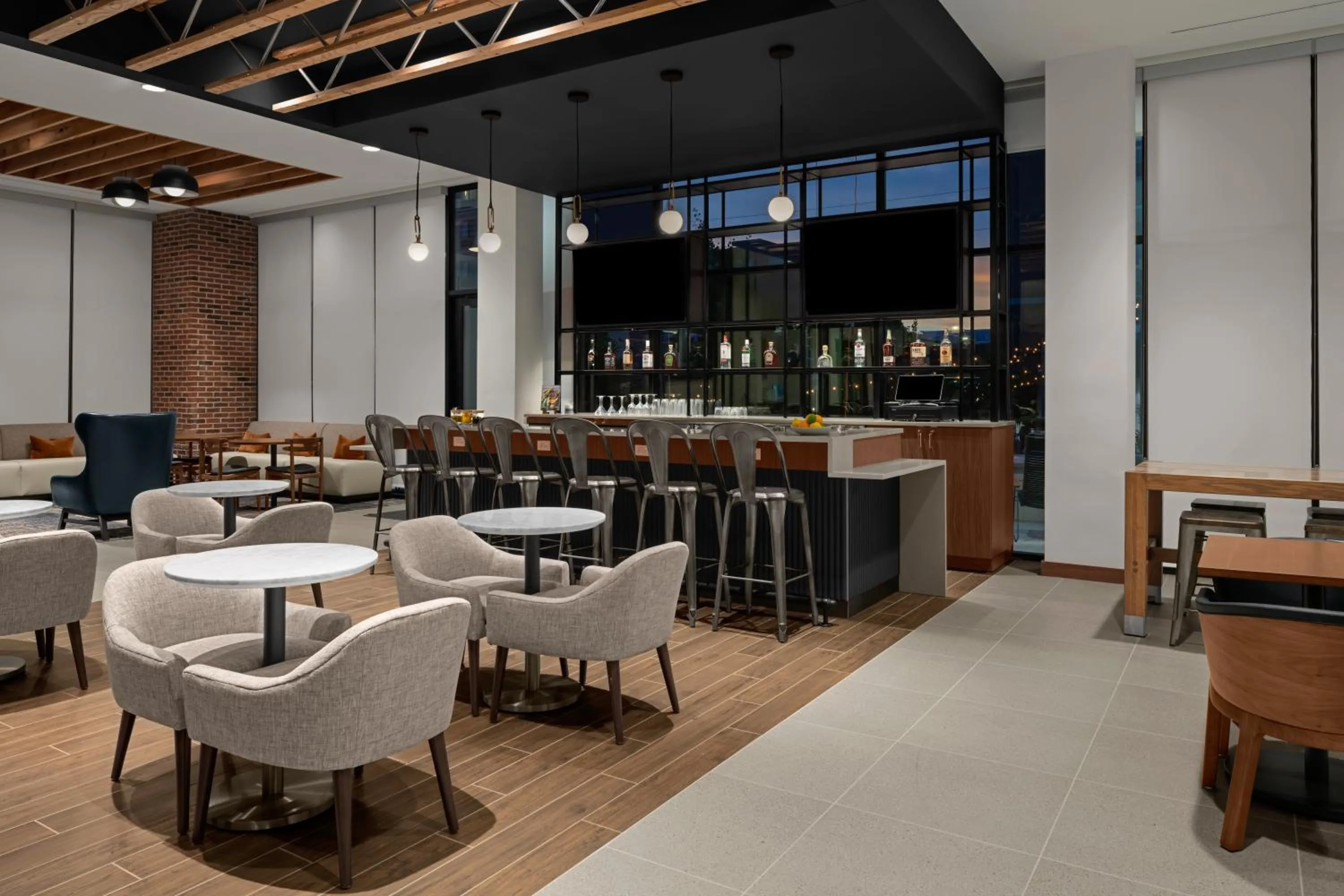 Lounge or bar in Residence Inn by Marriott Lincoln Downtown