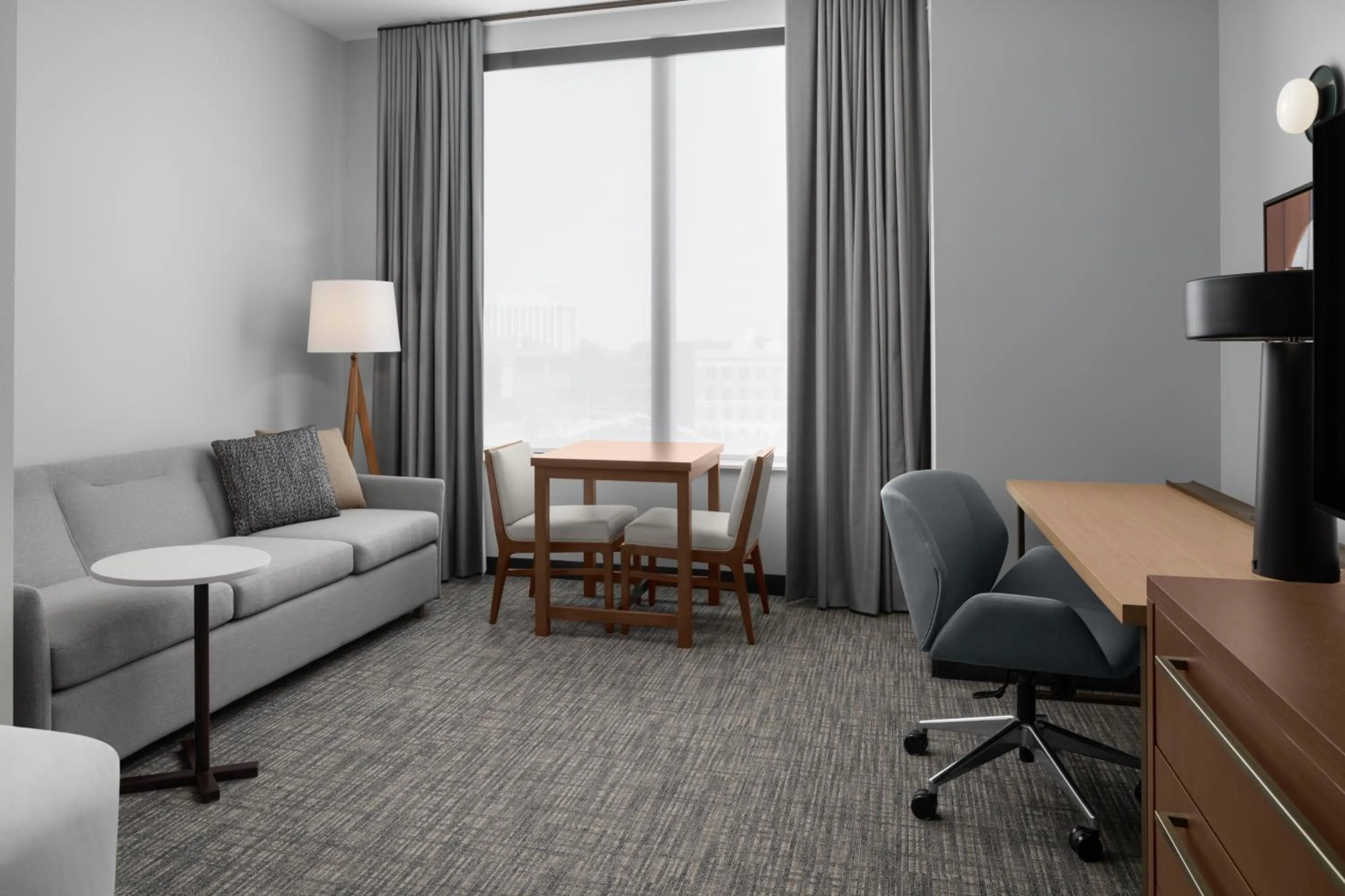 TV and multimedia in Residence Inn by Marriott Lincoln Downtown