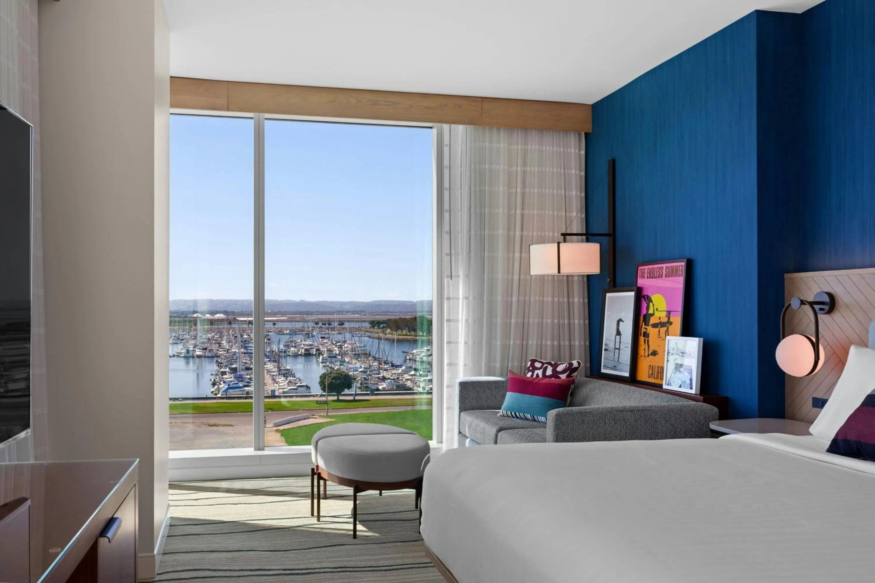 Photo of the whole room, Bed in Gaylord Pacific Resort & Convention Center