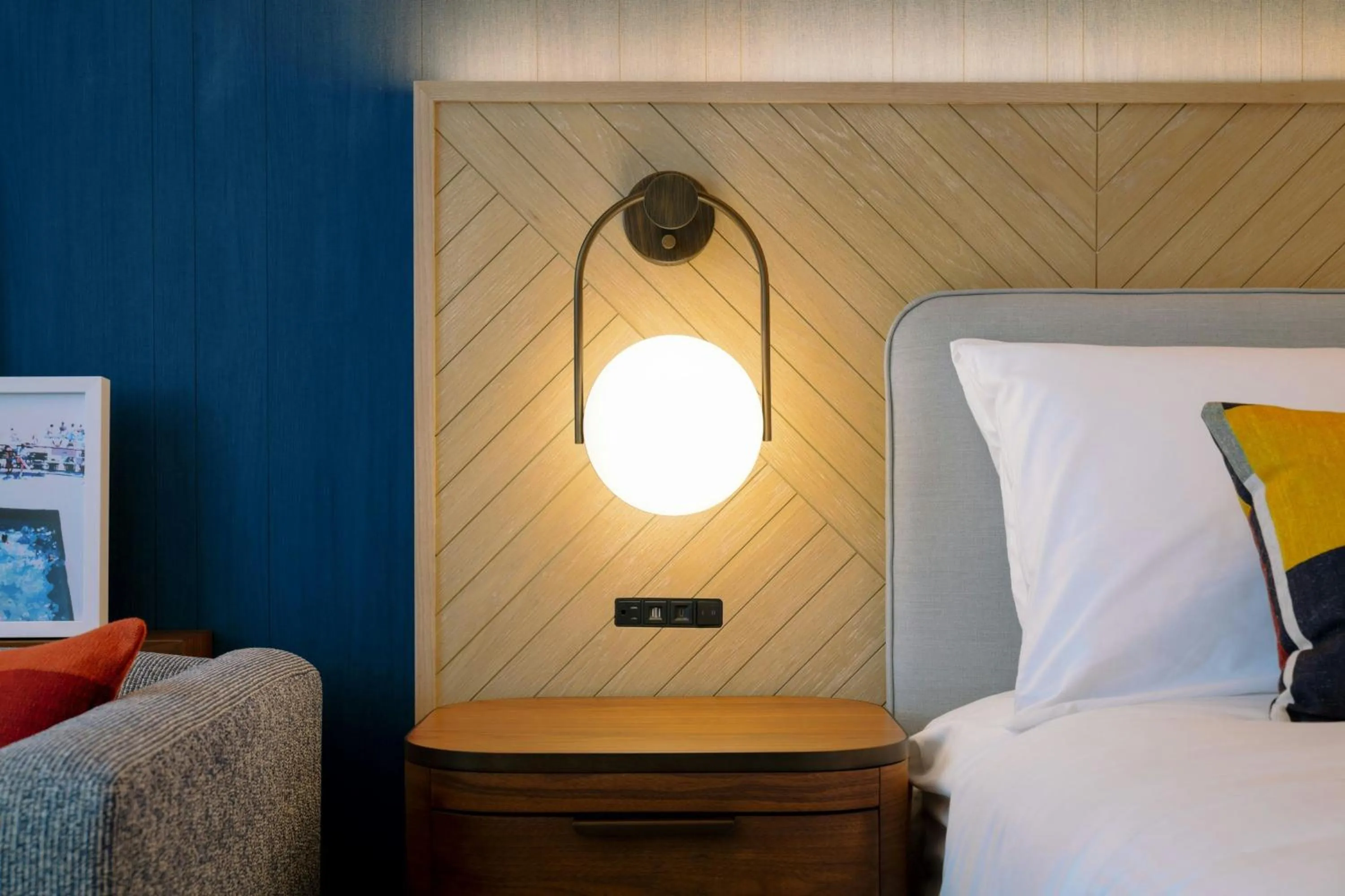 Photo of the whole room, Bed in Gaylord Pacific Resort & Convention Center