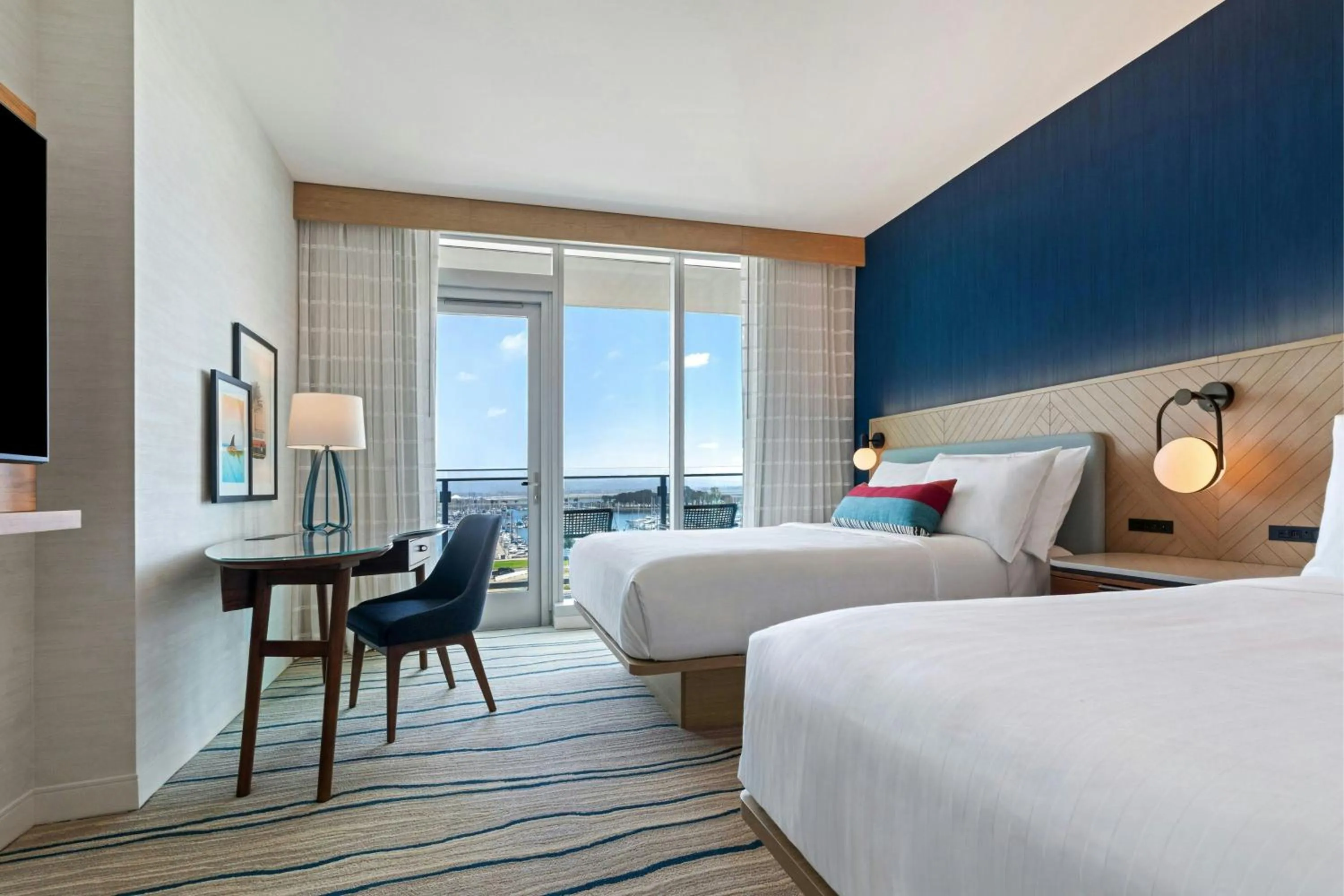 Photo of the whole room, Bed in Gaylord Pacific Resort & Convention Center