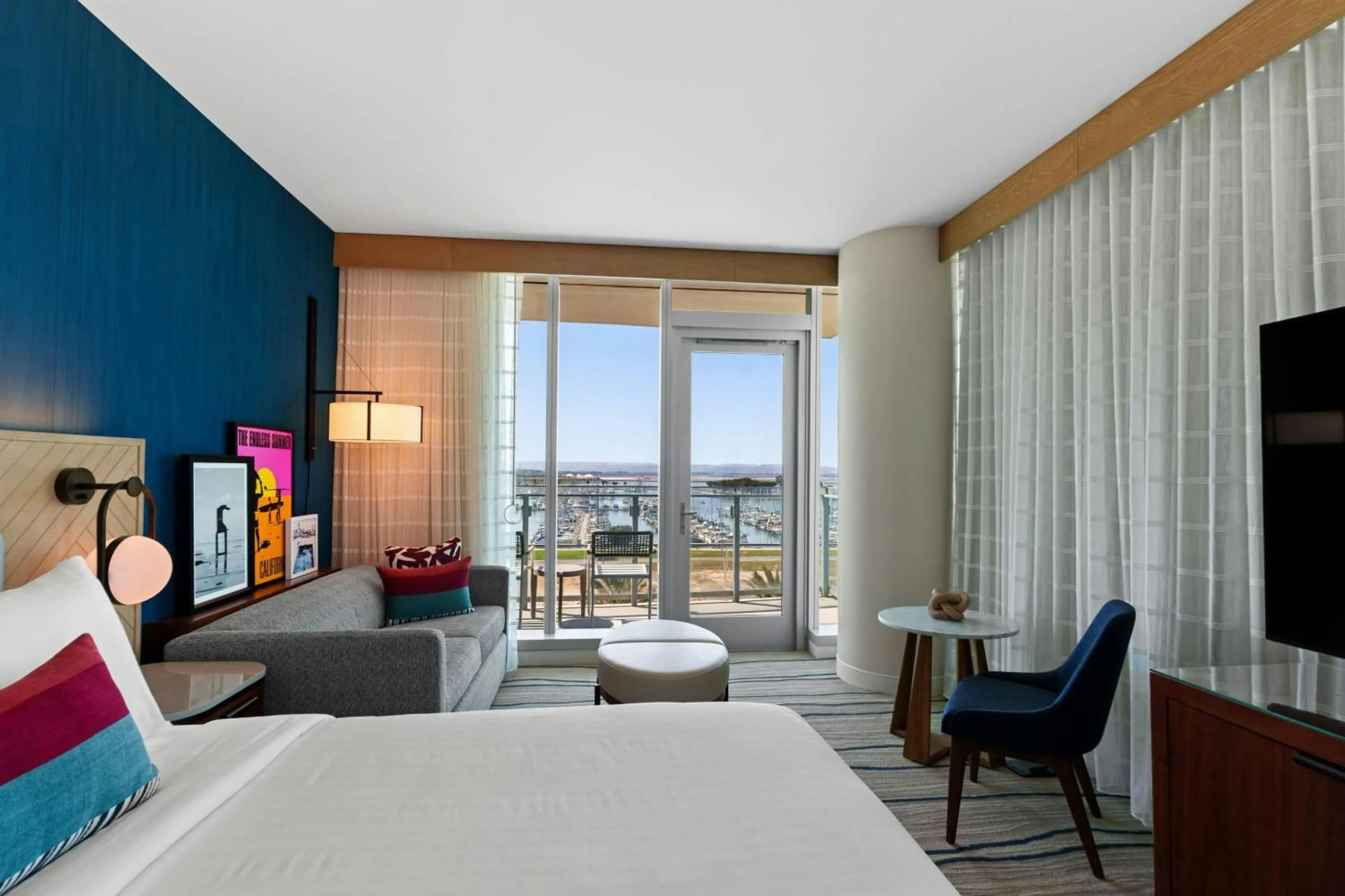 Photo of the whole room, Bed in Gaylord Pacific Resort & Convention Center