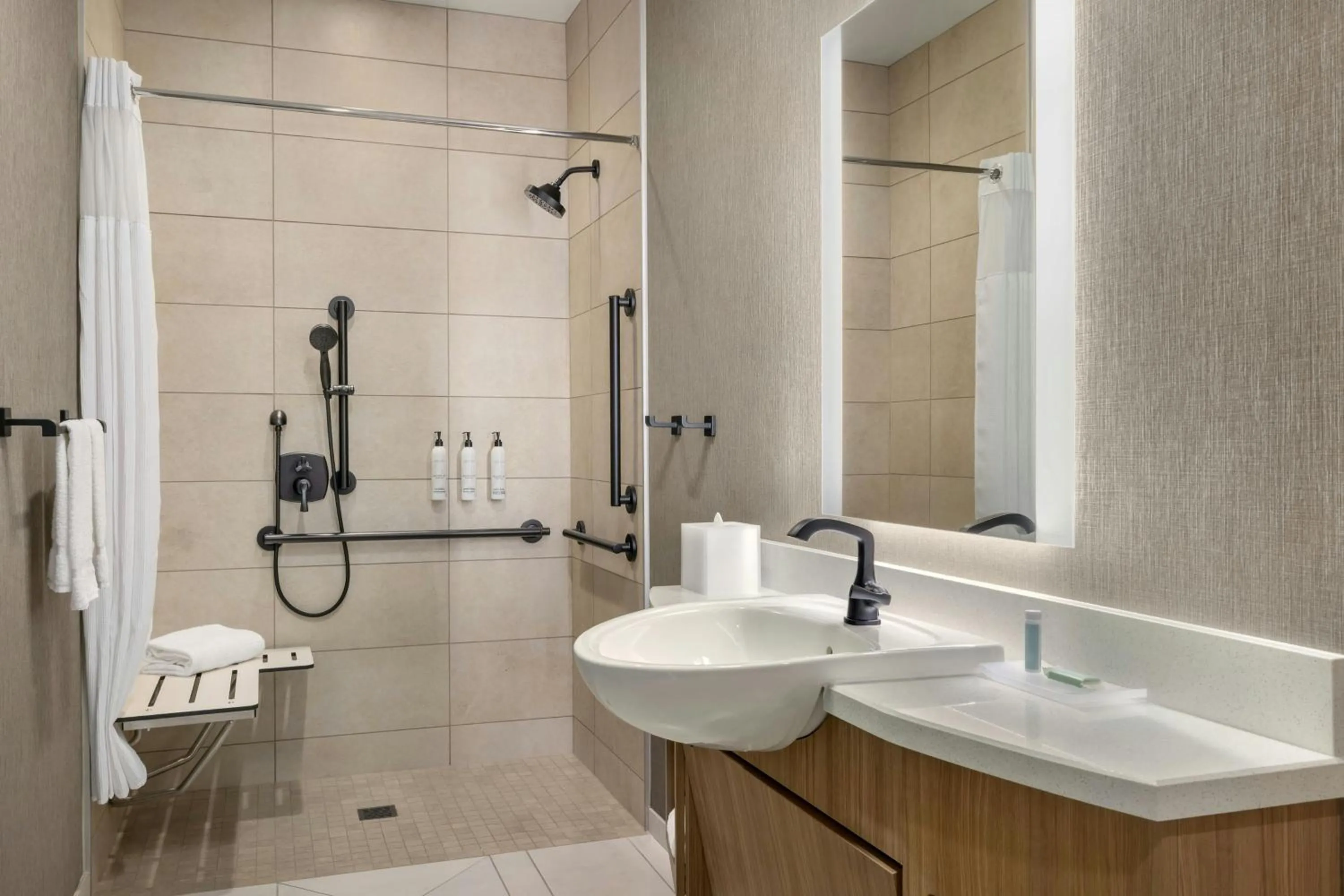 Bathroom in SpringHill Suites by Marriott San Luis Obispo