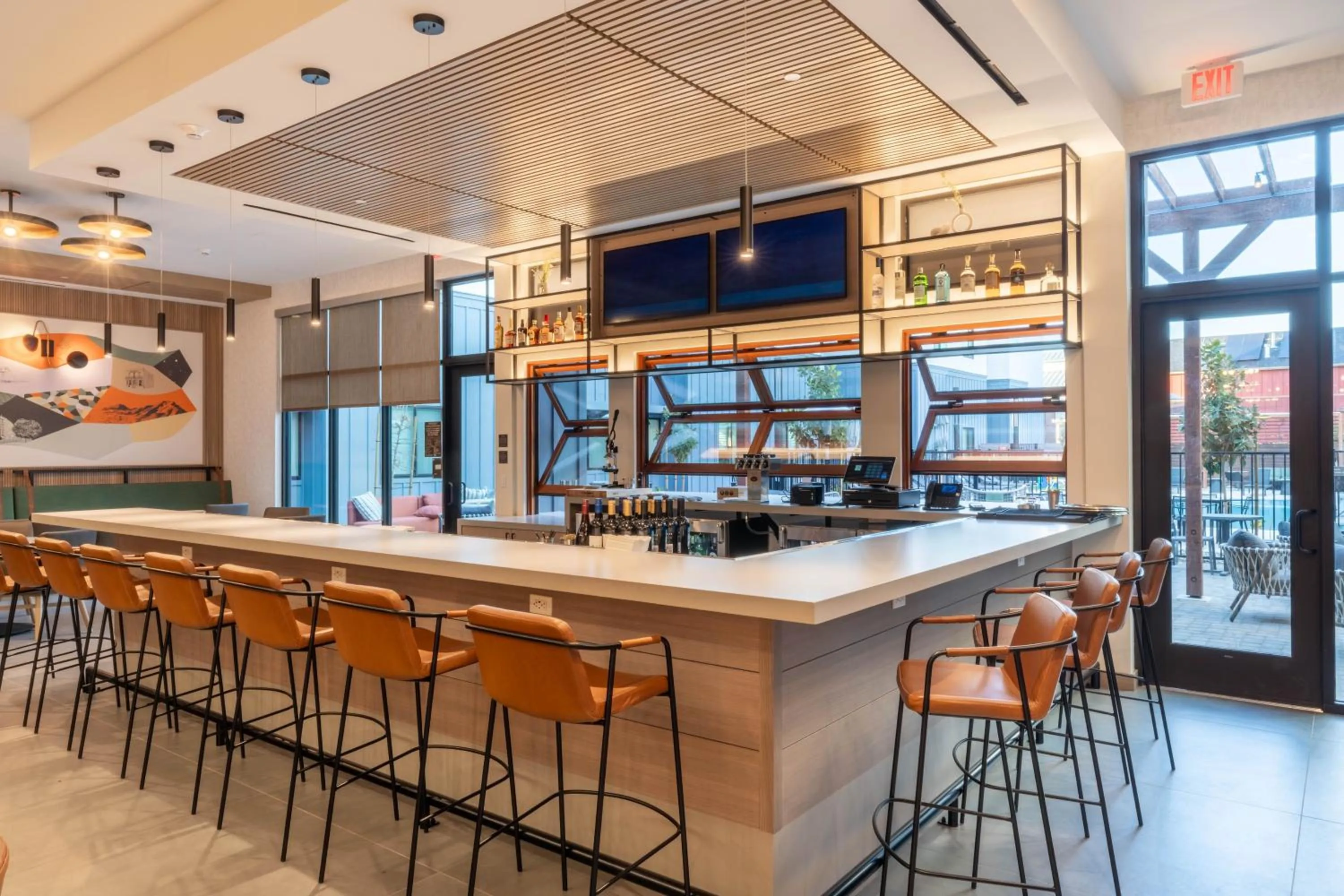 Restaurant/places to eat in SpringHill Suites by Marriott San Luis Obispo