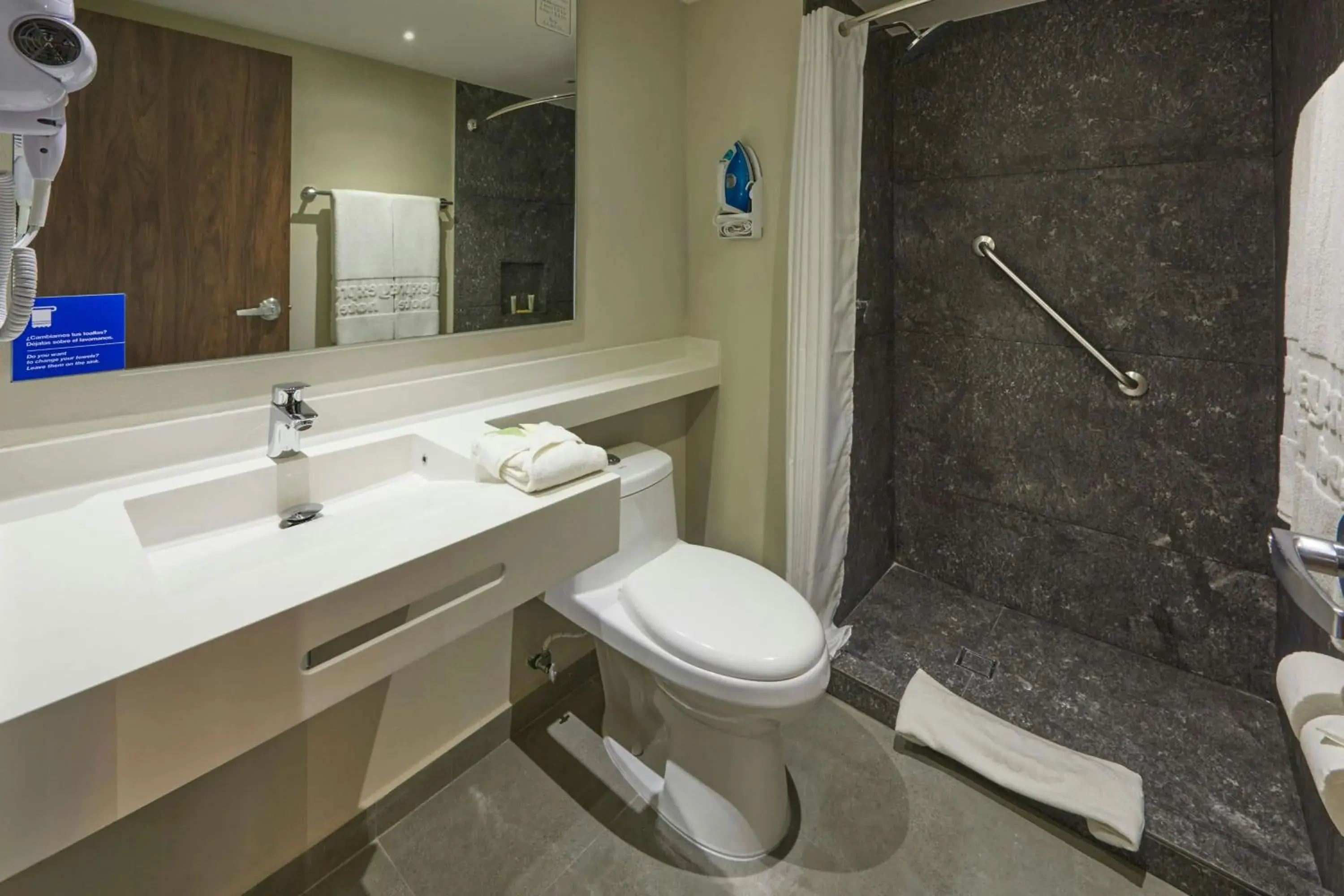 King Suite with Sofa Bed and City View - single occupancy in City Express by Marriott Tijuana El Florido King Suite with Sofa Bed and City View - single occupancy in City Express by Marriott Tijuana El Florido