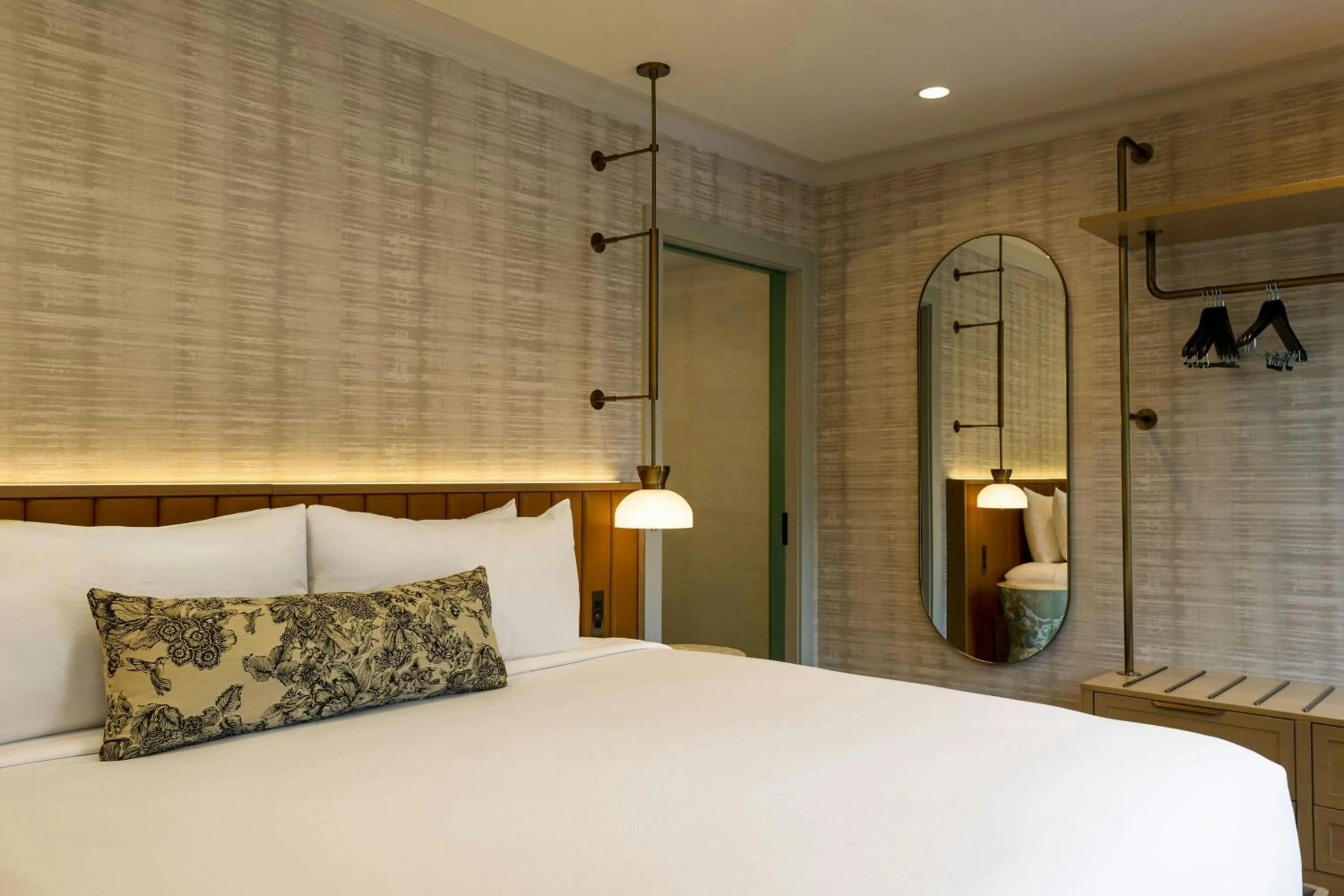 Bedroom, Bed in Canal House of Georgetown a Tribute Portfolio Hotel Georgetown, Washington D.C.