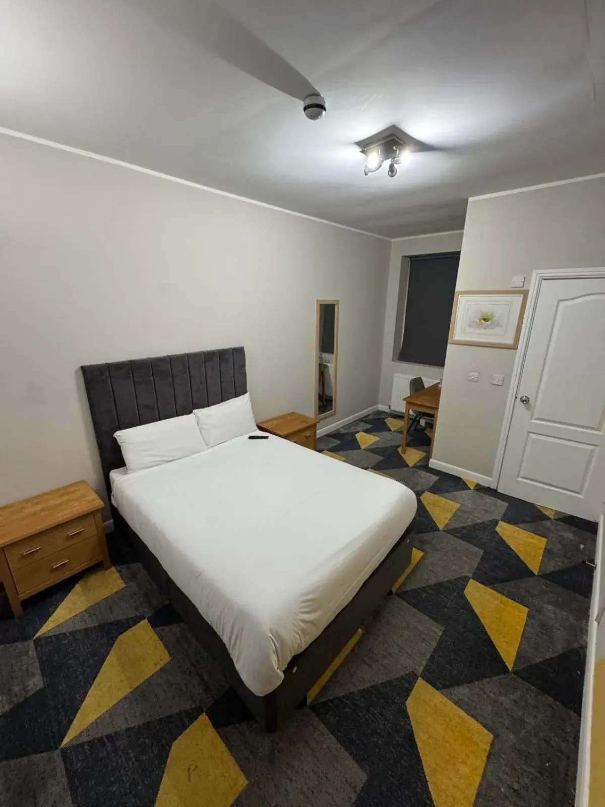 Bedroom, Bed in Weaste Hotel, West Manchester Hotel Bedroom, Bed in Weaste Hotel, West Manchester Hotel