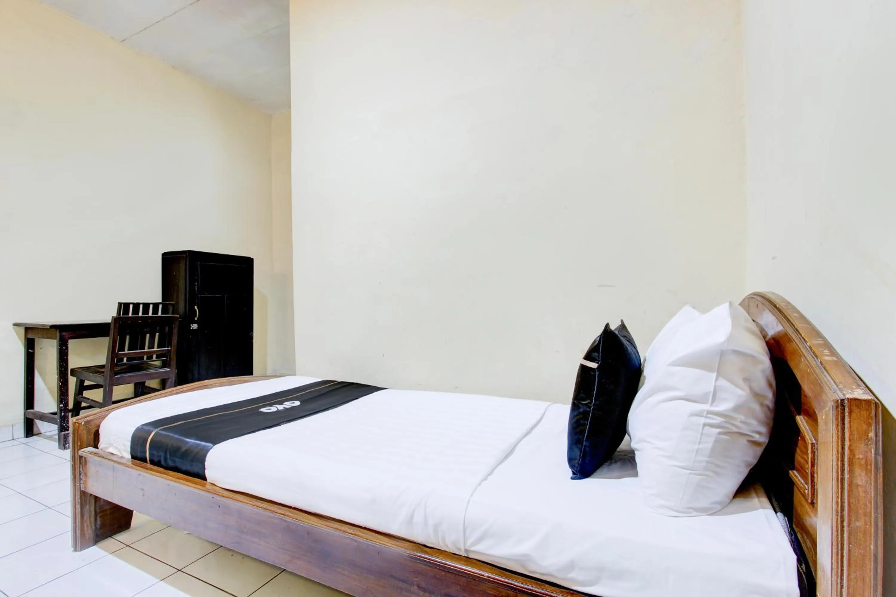 Photo of the whole room, Bed in Collection O Stasiun Pekalongan Near Stasiun Kereta Api Formerly Hotel Indah