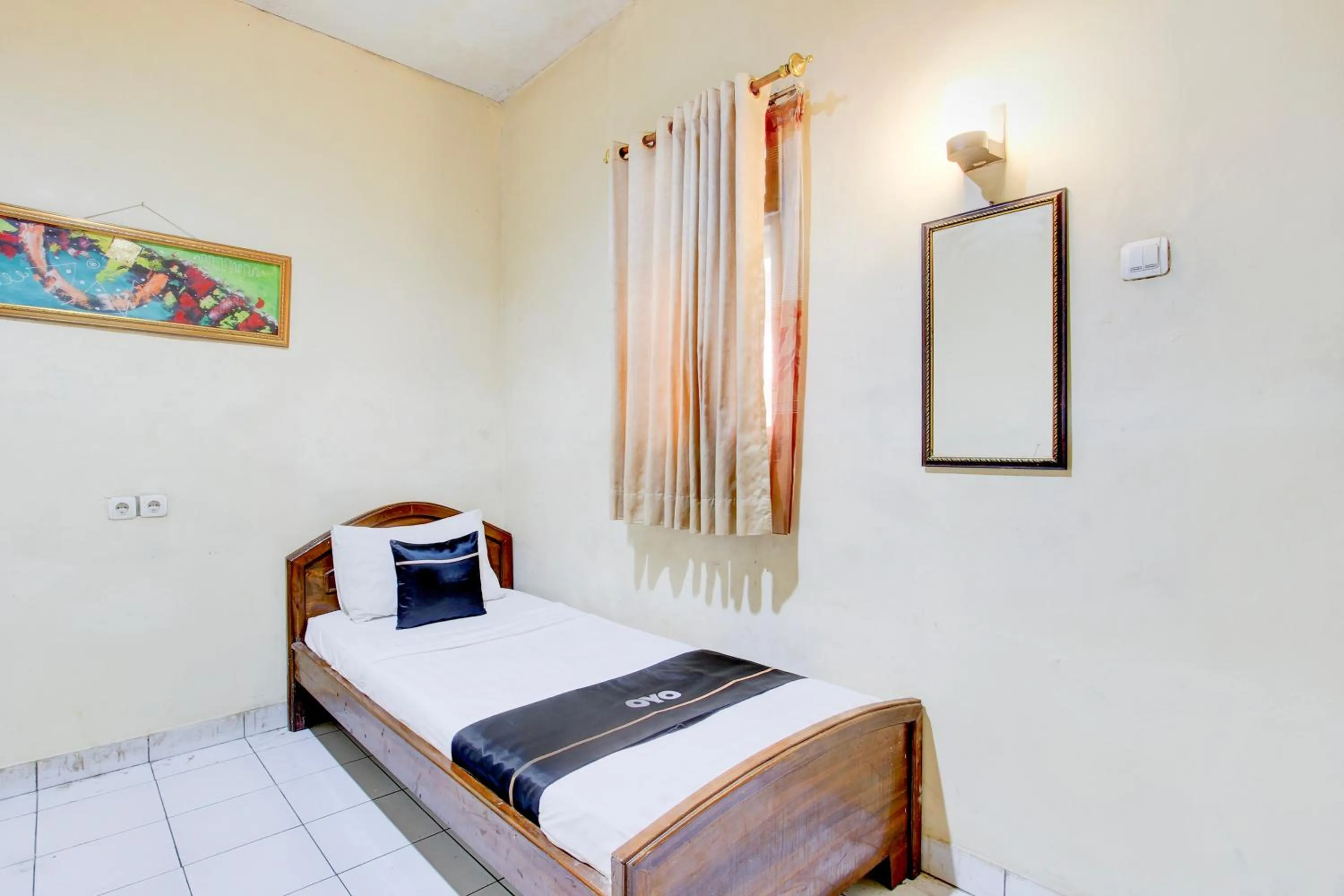 Photo of the whole room, Bed in Collection O Stasiun Pekalongan Near Stasiun Kereta Api Formerly Hotel Indah