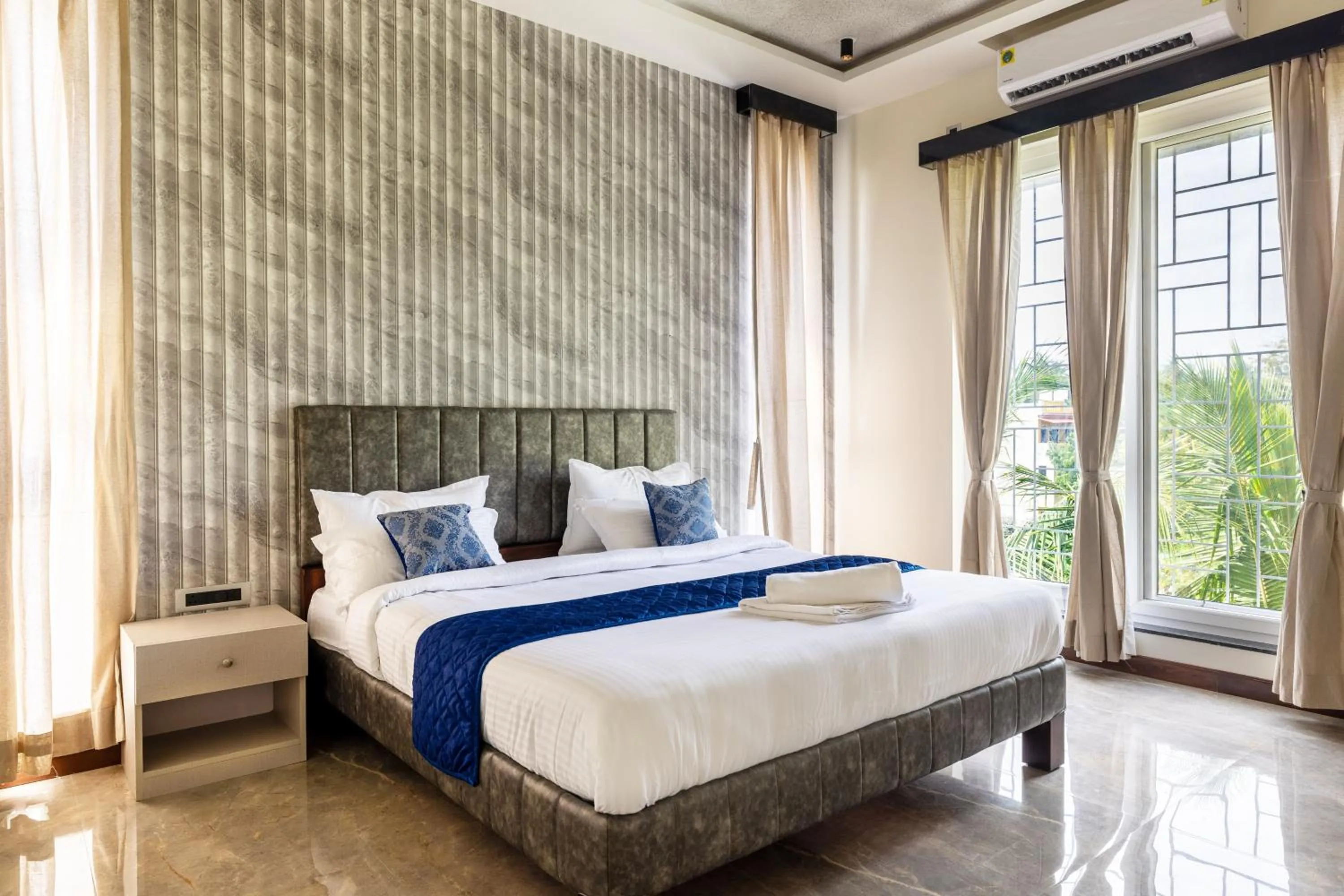 The Serene Shores - Luxury Private Villa