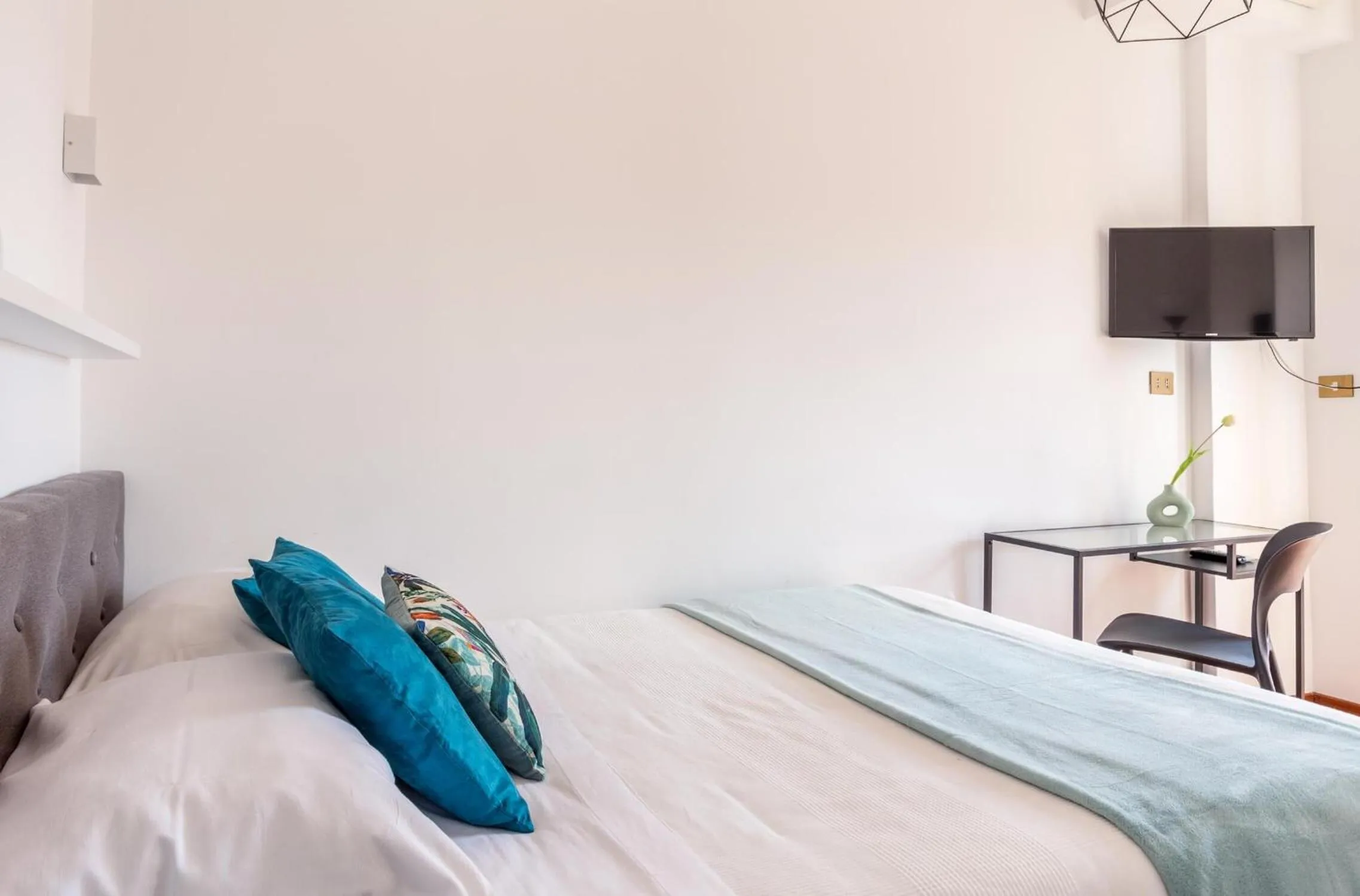 TV and multimedia, Bed in Torripa Group - Prati