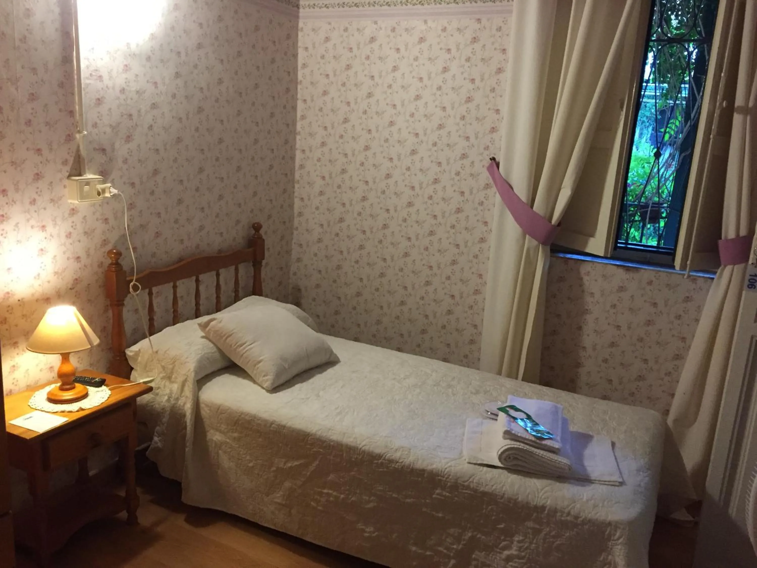 Bed in Balneario La Encarnacion