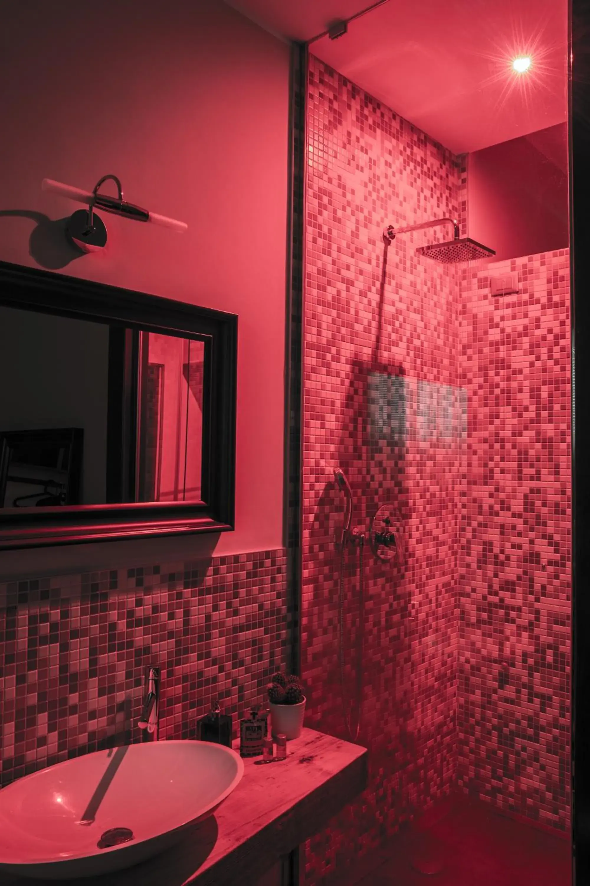 Bathroom in Serendipity Rooms Bathroom in Serendipity Rooms