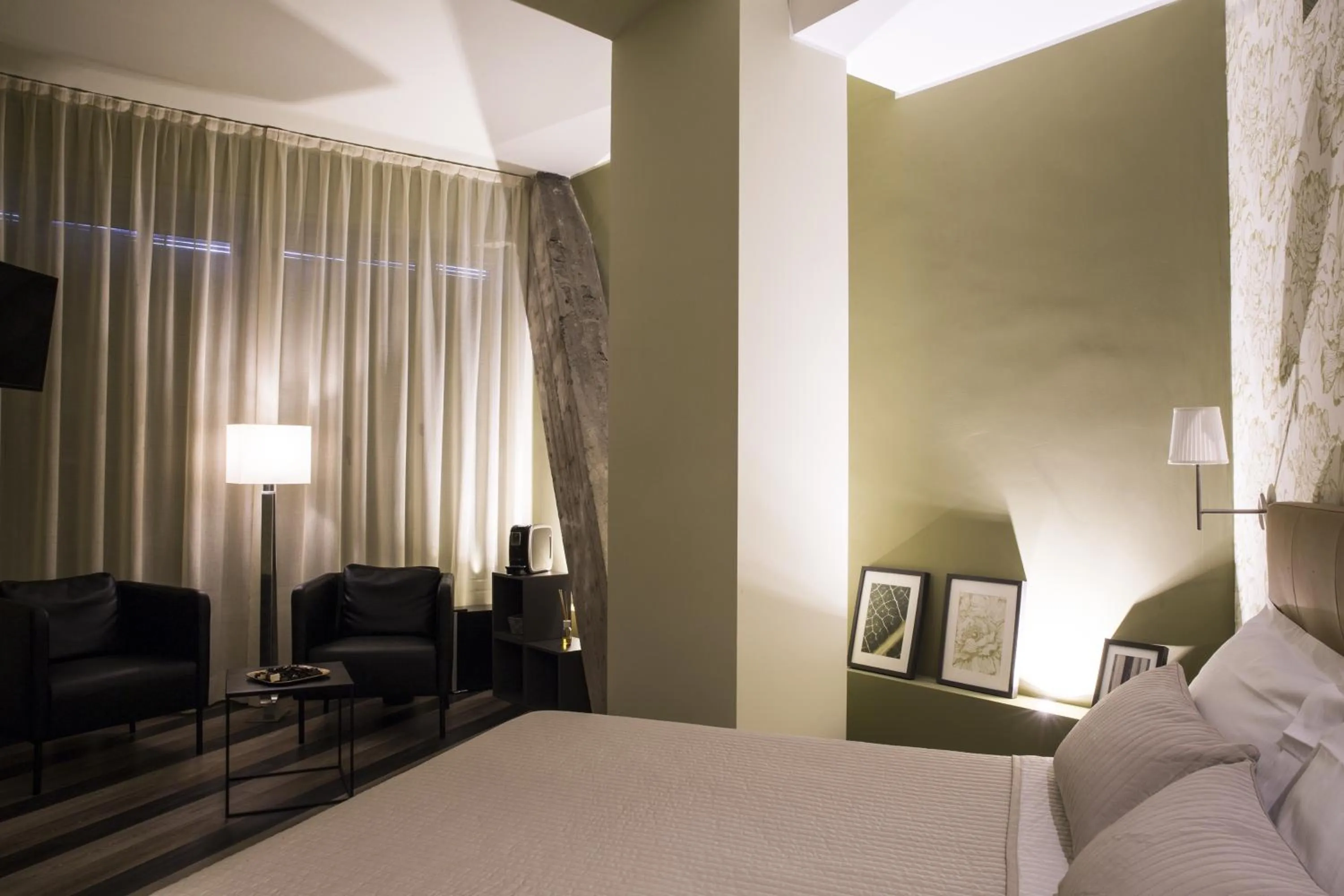 Bedroom, Bed in Serendipity Rooms