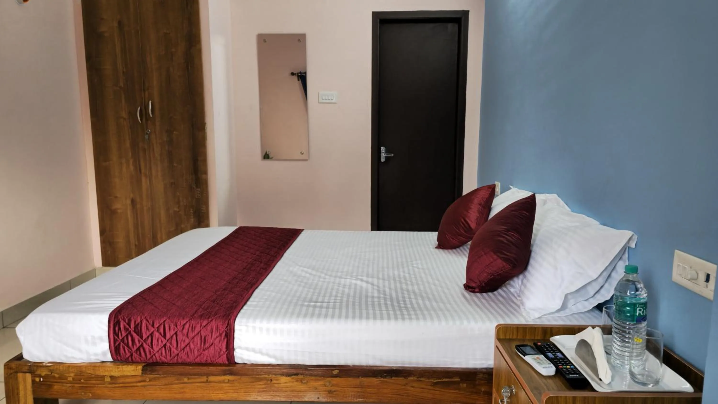 Pondy Pleasant Stay